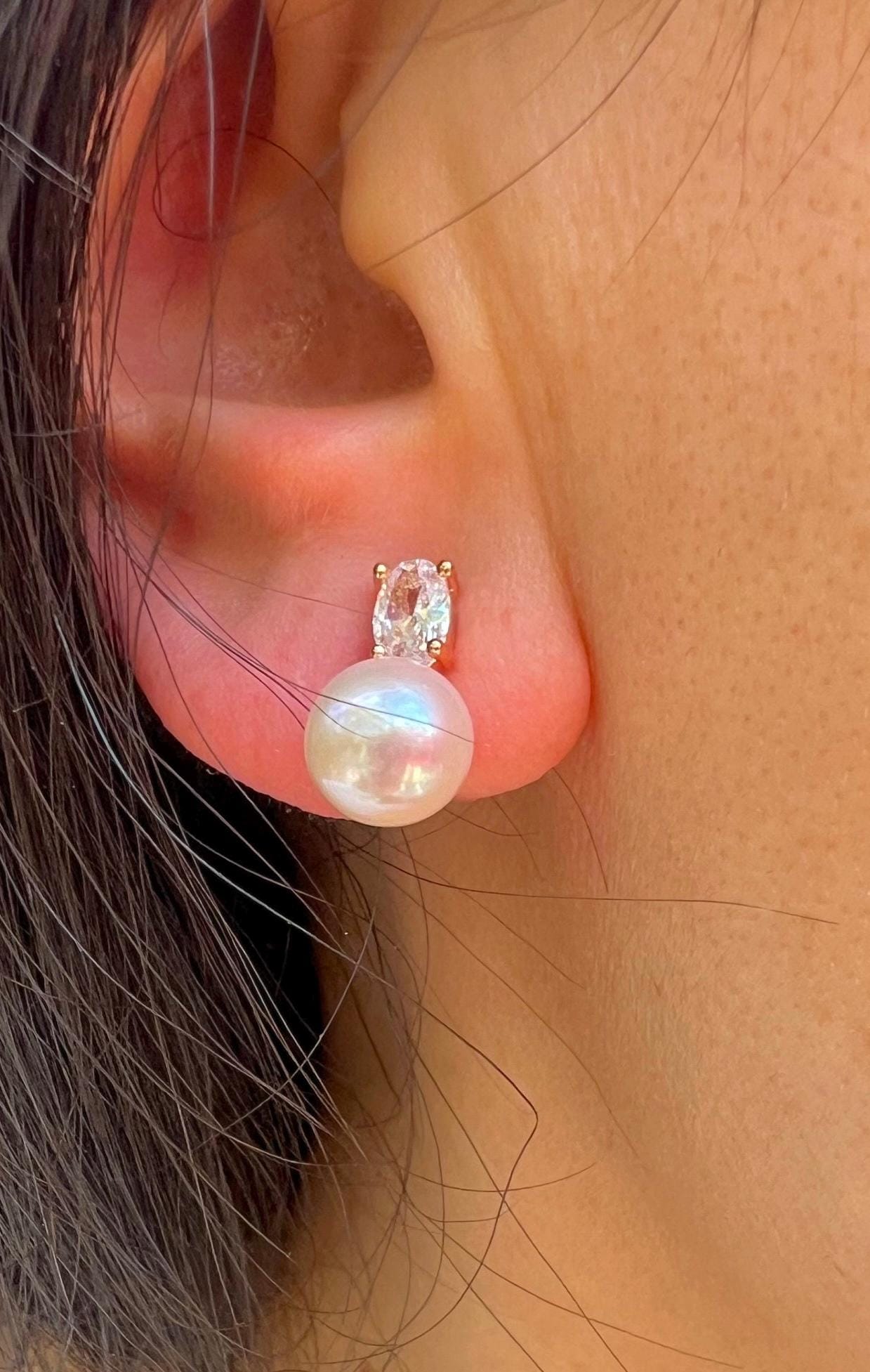 14K gold clip on freshwater pearl diamond earring. No pain earring. Minimalist pearl earring. Pearl climber earrings. No piercing earring.