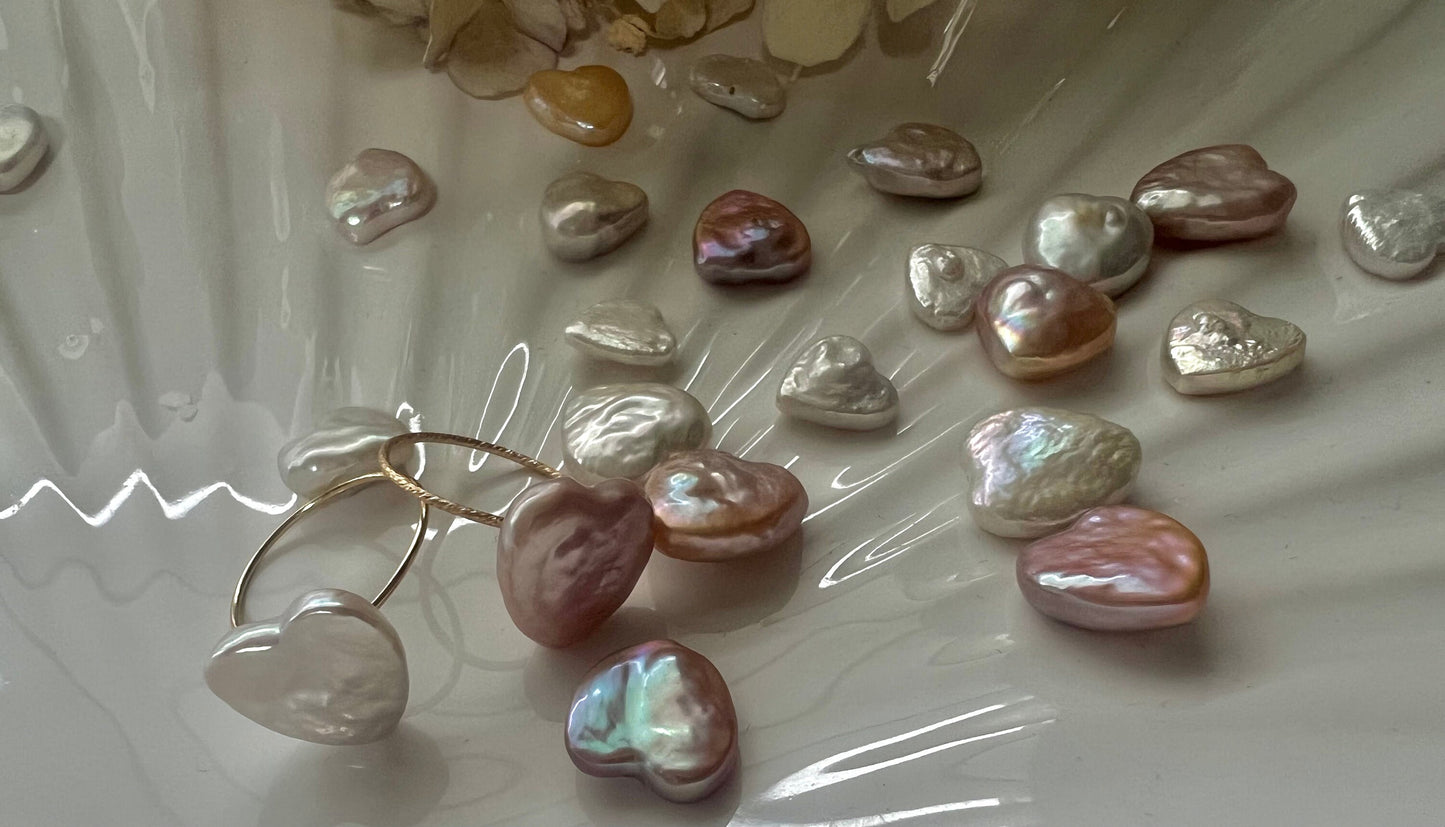 14k gold filled Freshwater baroque heart pearl ring. Love pearl ring. Valentines ring. Stackable ring. Gift for her