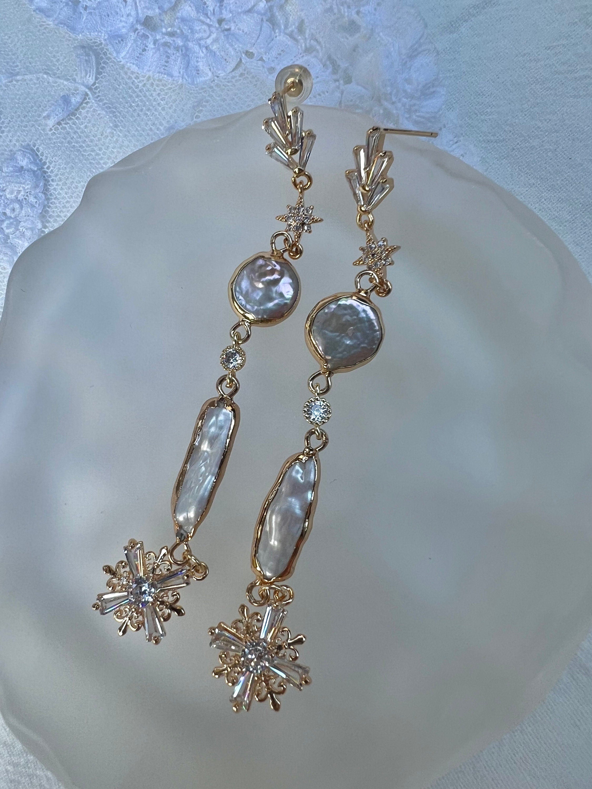 Victoria style elegant freshwater pearl dainty earring. delicate earring. France style design Swarovski earring. Wedding earrings.