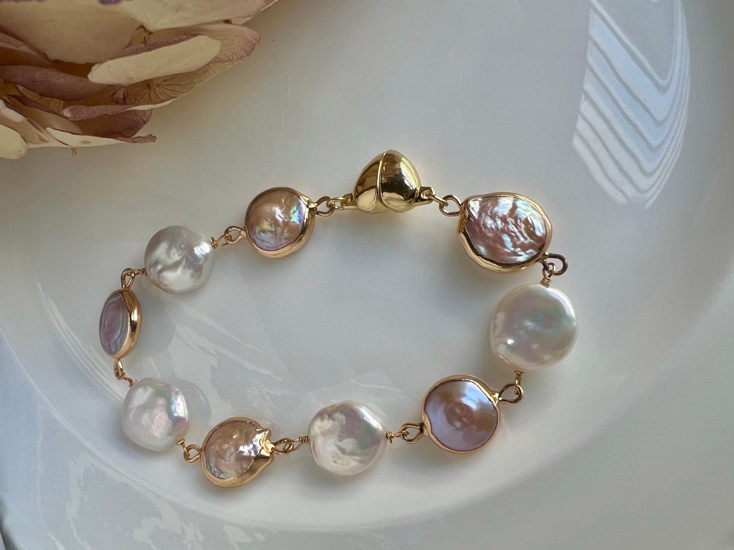 Multiple-color freshwater baroque pearl bracelet. Baroque pearl bracelet. Adorable bracelet. Boho bracelet. Coin pearl bracelet.