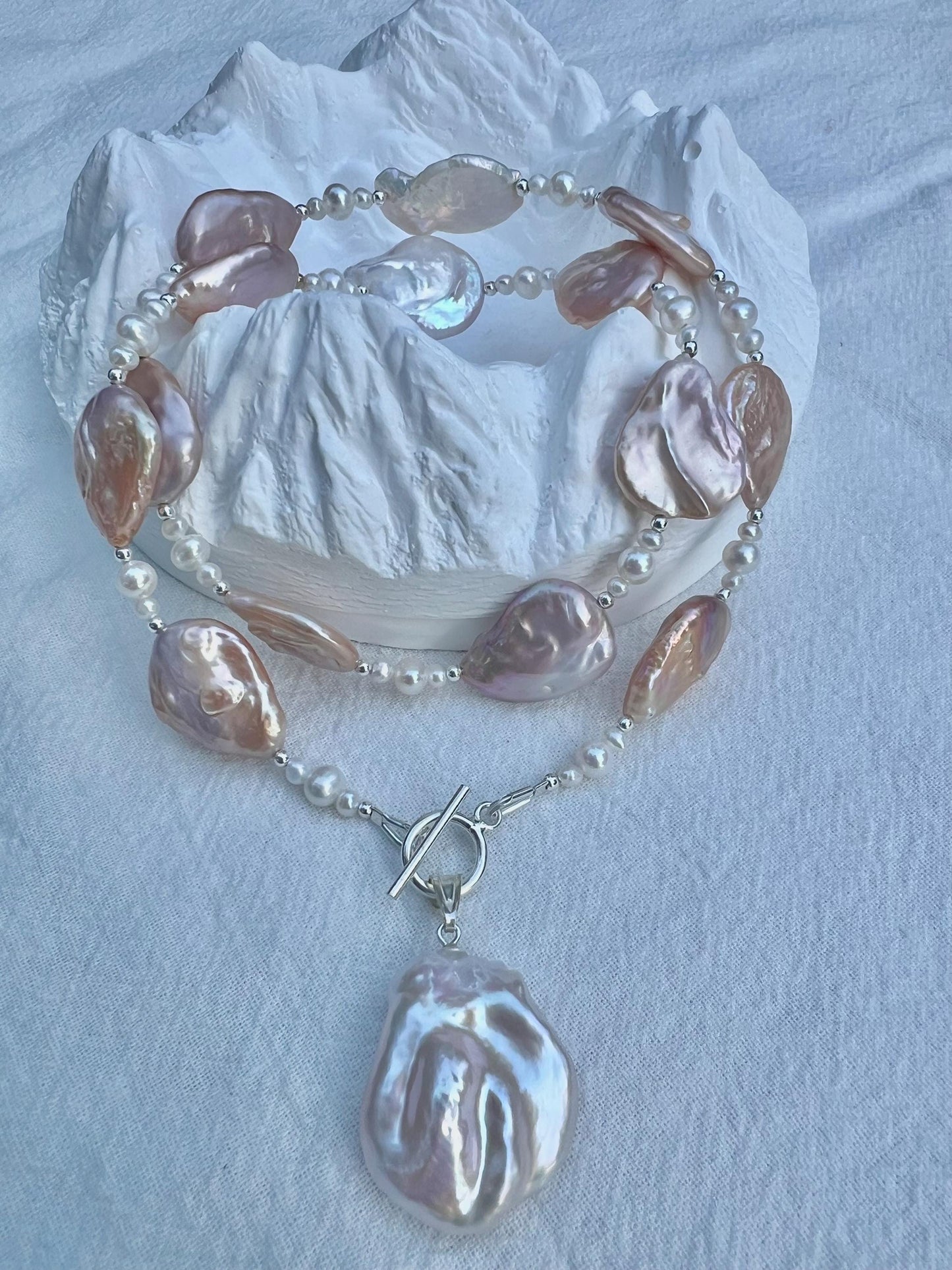 Multiple-color high luster freshwater baroque pearl beaded necklace. Statement necklace. Wedding necklace. Gift for her