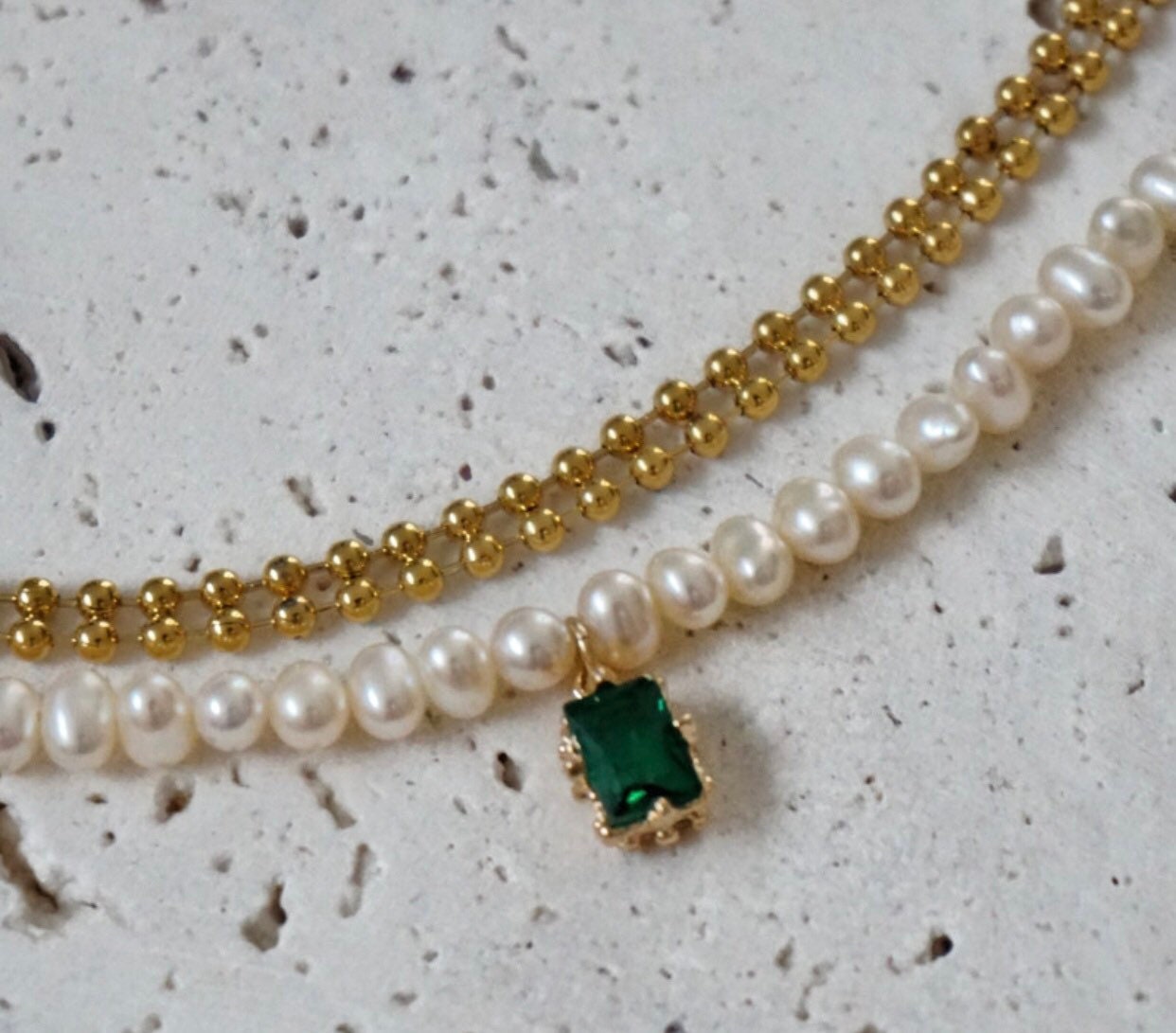 14K gold filled freshwater pearl dangle emerald charm necklace. Elegant real pearl necklace. Minimalist necklace. Wedding. Gift for her