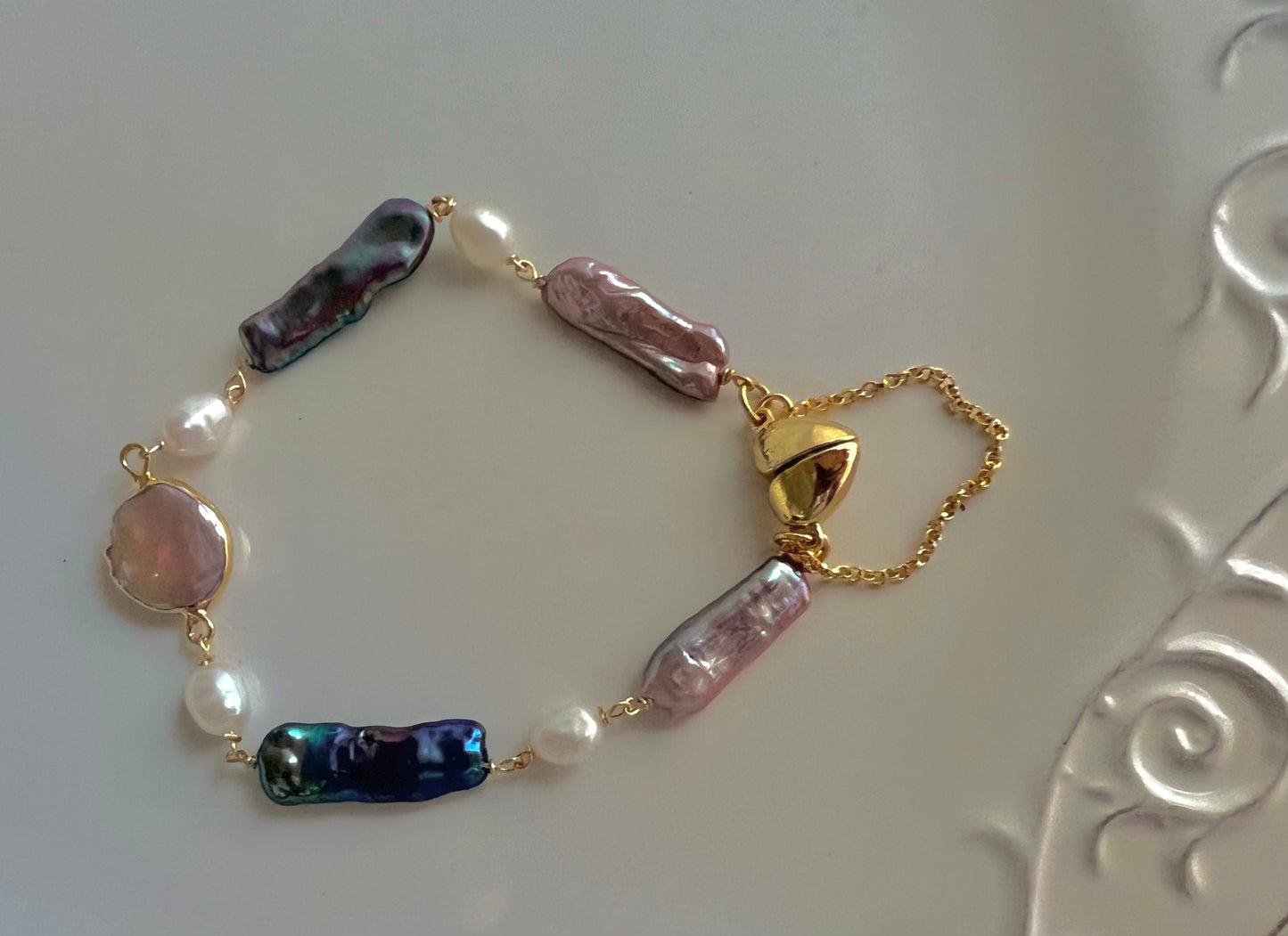 Multiple-color freshwater baroque pearl bracelet. Baroque pearl bracelet. Adorable bracelet. Boho bracelet. Gift for her