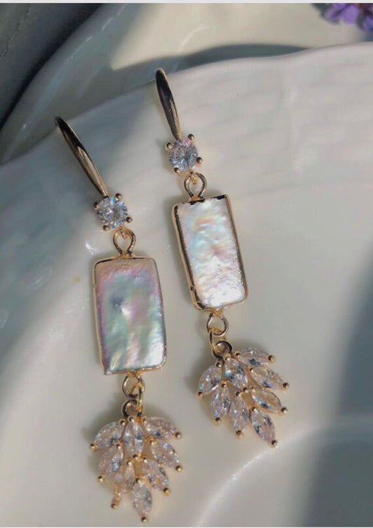Baroque rectangle pearl crystal dangle earring ，vintage style ZC earring ，gold pearl earring ，France style dope earring ，gift for her