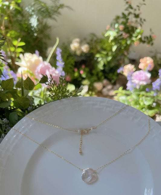 14K Gold filled simple genuine pearl adjustable chain necklace. Minimalist chock. Stacking necklace. Elegant necklace . Wedding necklace