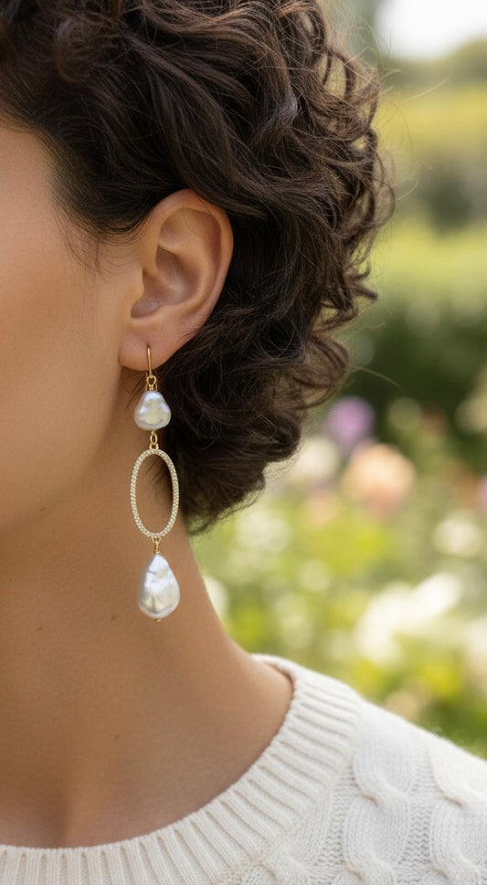 14K gold High quality luster genuine baroque pearl earrings. Dainty irregular pearl earrings. Vintage pearl earrings. Bridal earrings.