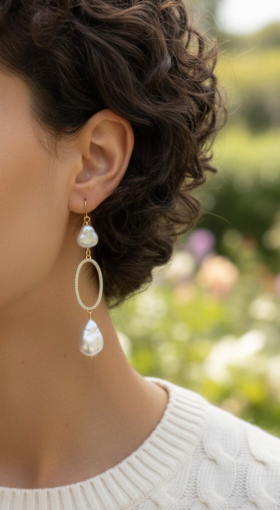14K gold High quality luster genuine baroque pearl earrings. Dainty irregular pearl earrings. Vintage pearl earrings. Bridal earrings.