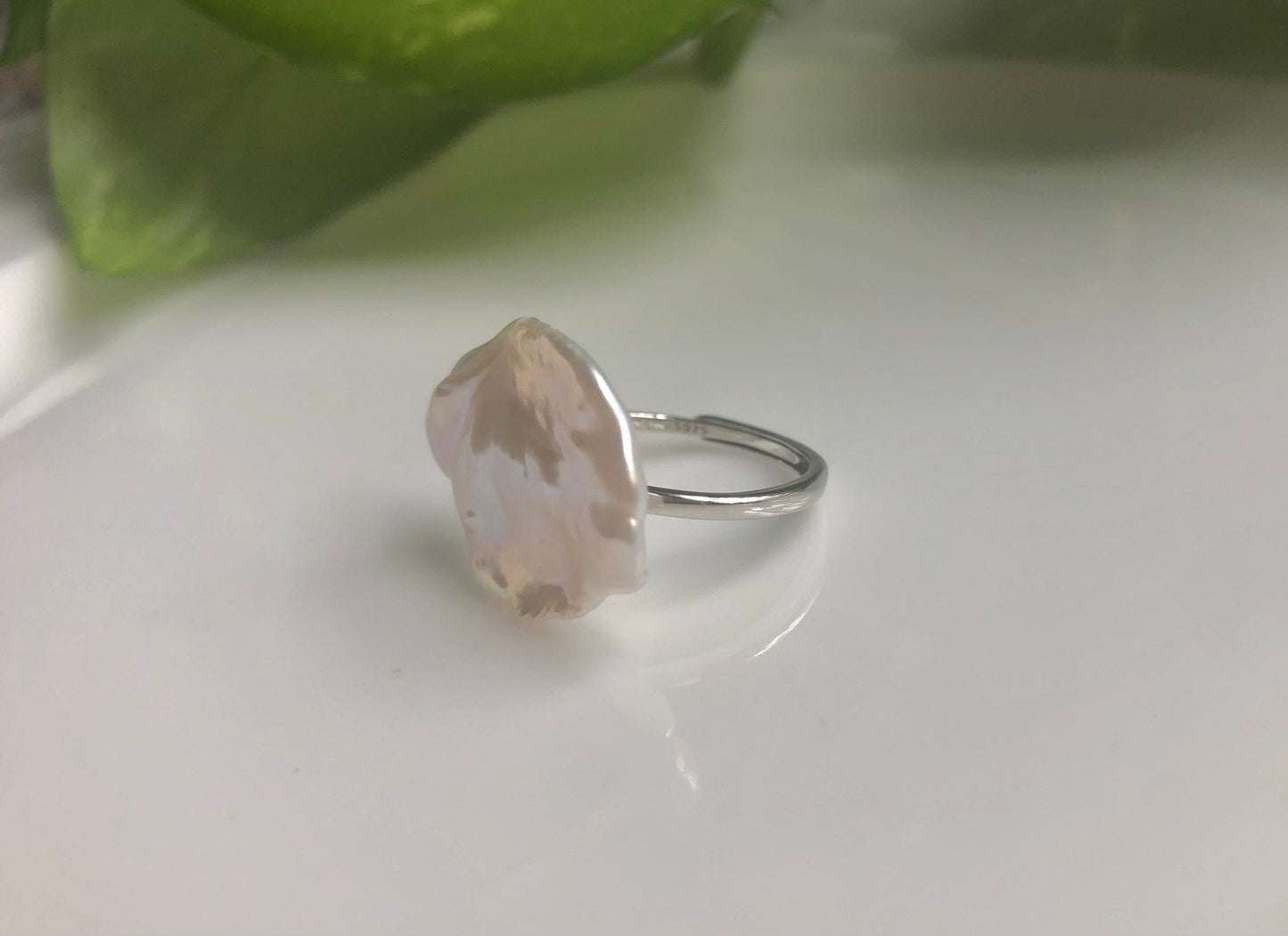Natural Baroque Pearl Ring. Pearl Minimalist ring. Irregular Genuine Freshwater pearl Ring. Keshi Petal pearls Ring. Large pearl Ring