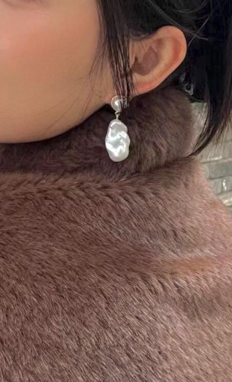 Freshwater high quality Luster big baroque double pearl drop earring. Fireball dangle earrings. Boho Wedding pearl earrings.