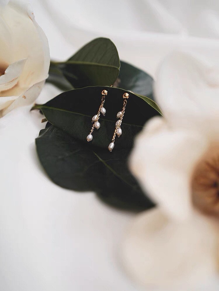 14K gold filled stud long chain dangle pearl earring. Fleurette earring. Bridesmaid gift. Boho wedding pearl earring. Bridal earring.