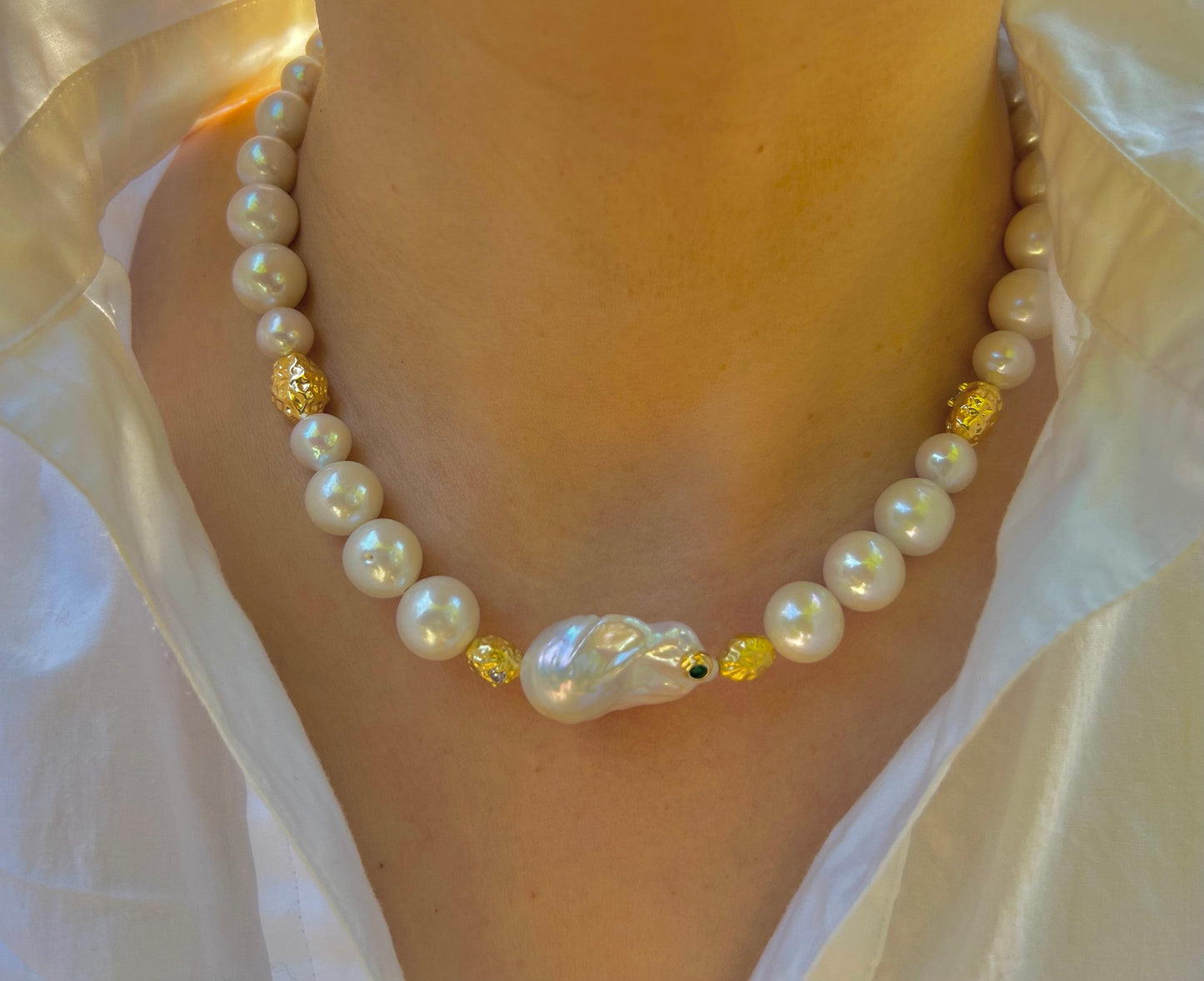 Freshwater baroque pearl necklace. Gold baroque pearl beaded necklace. Chunky baroque pearl necklace. Baroque pearl choker. Gift for her