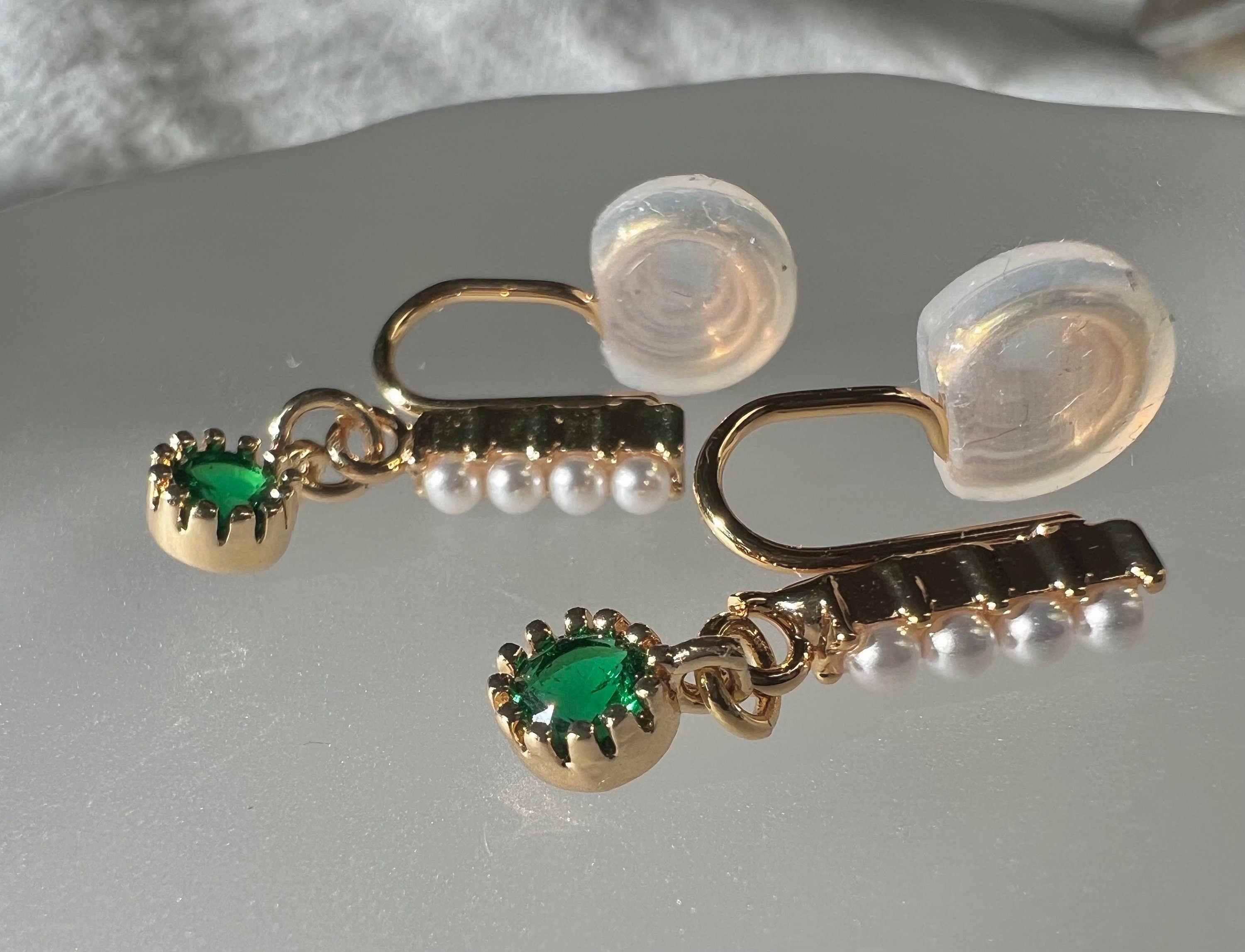 Dainty pearl emerald earrings. No piercing ear earring. Minimalist clip on earrings. Dangle no pain earring. Bridesmaid gift.