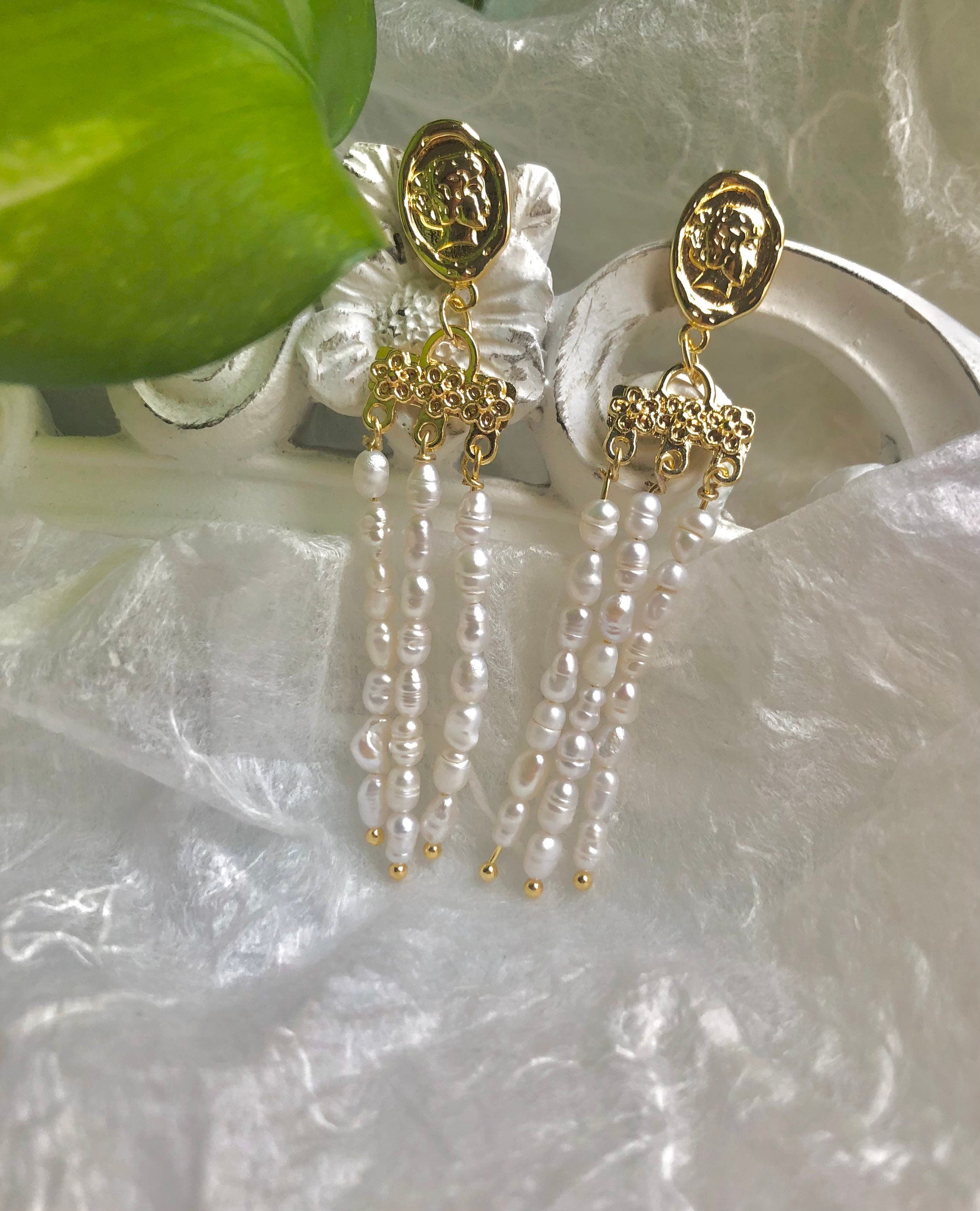 Art Deco Freshwater pearl multiple-tassel queen stud dangle earrings. Delicate earring. Curtain drop earrings. Boho bridal earrings.