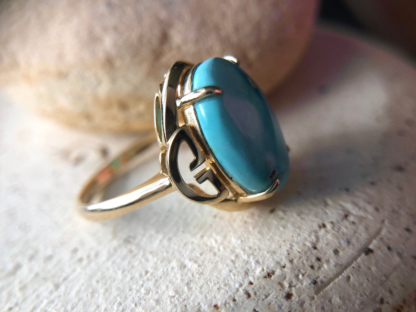 18K solid gold natural turquoise oval  ring. Turquoise ring. December Brithstone. Solid 18K Gold Turquoise ring.