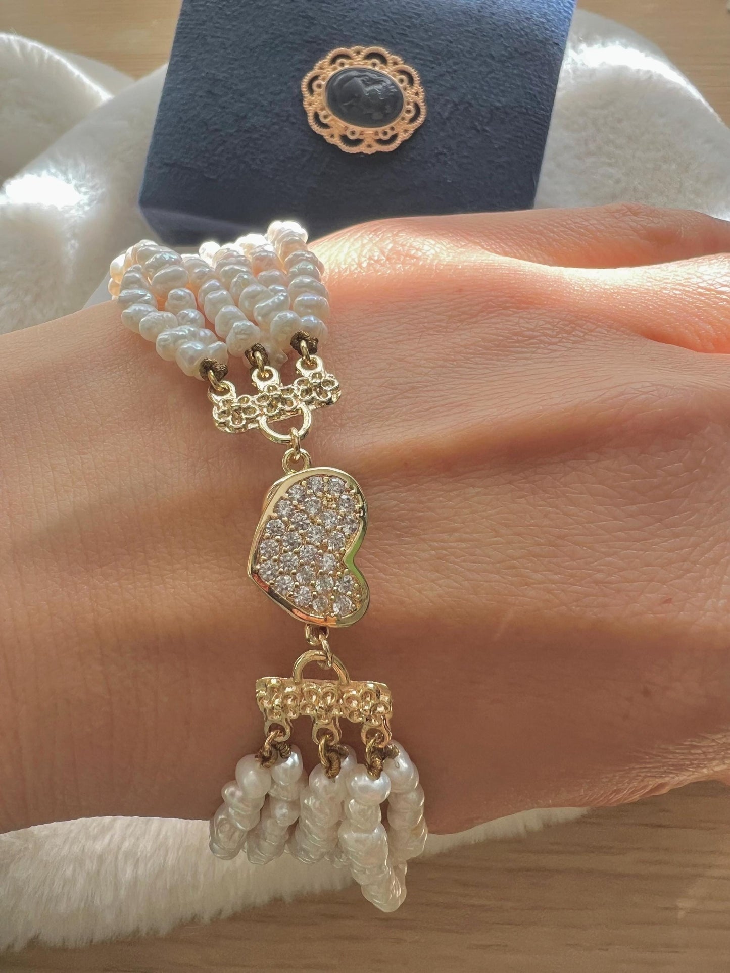 Stacking freshwater pearl vintage style six layered Chic bracelet. Multi-strand pearls bracelet. Elegant pearl bracelet.