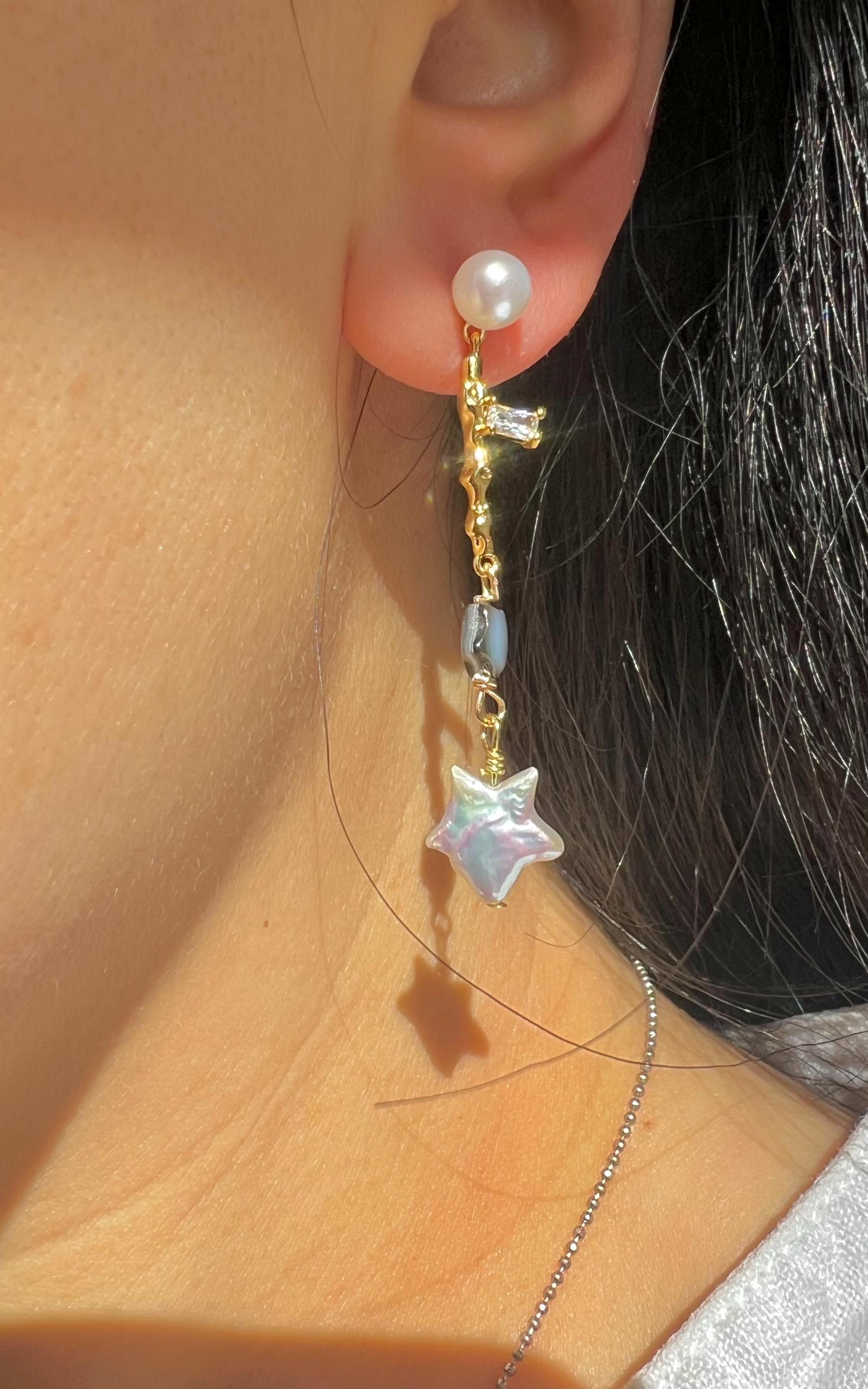 Delicate freshwater pearl moon face star earring. Dainty earrings. Unbalanced earrings. Dissymmetry earrings. Minimalist earrings.