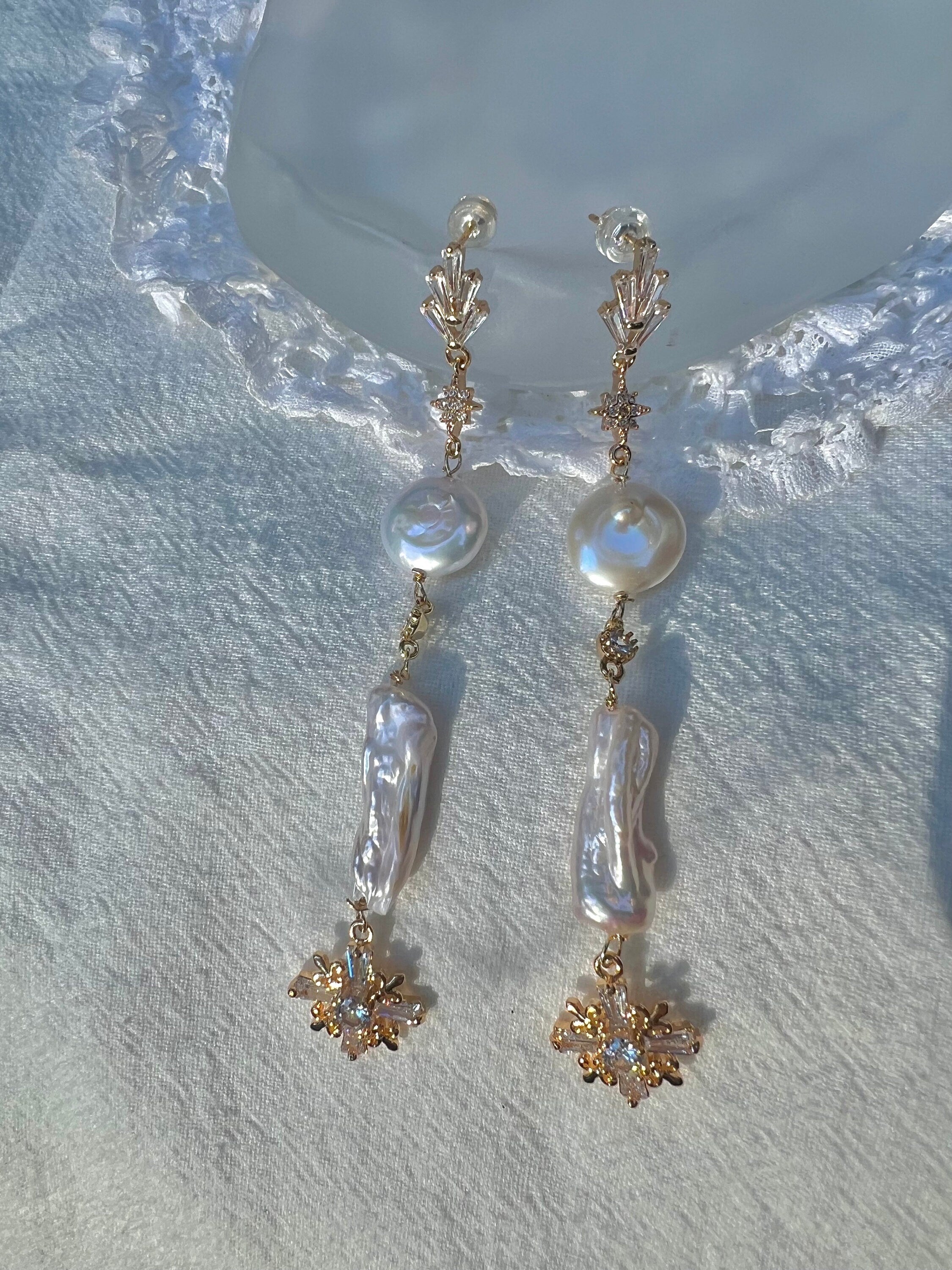 Victoria style elegant freshwater pearl dainty earring. delicate earring. France style design Swarovski earring. Wedding earrings.