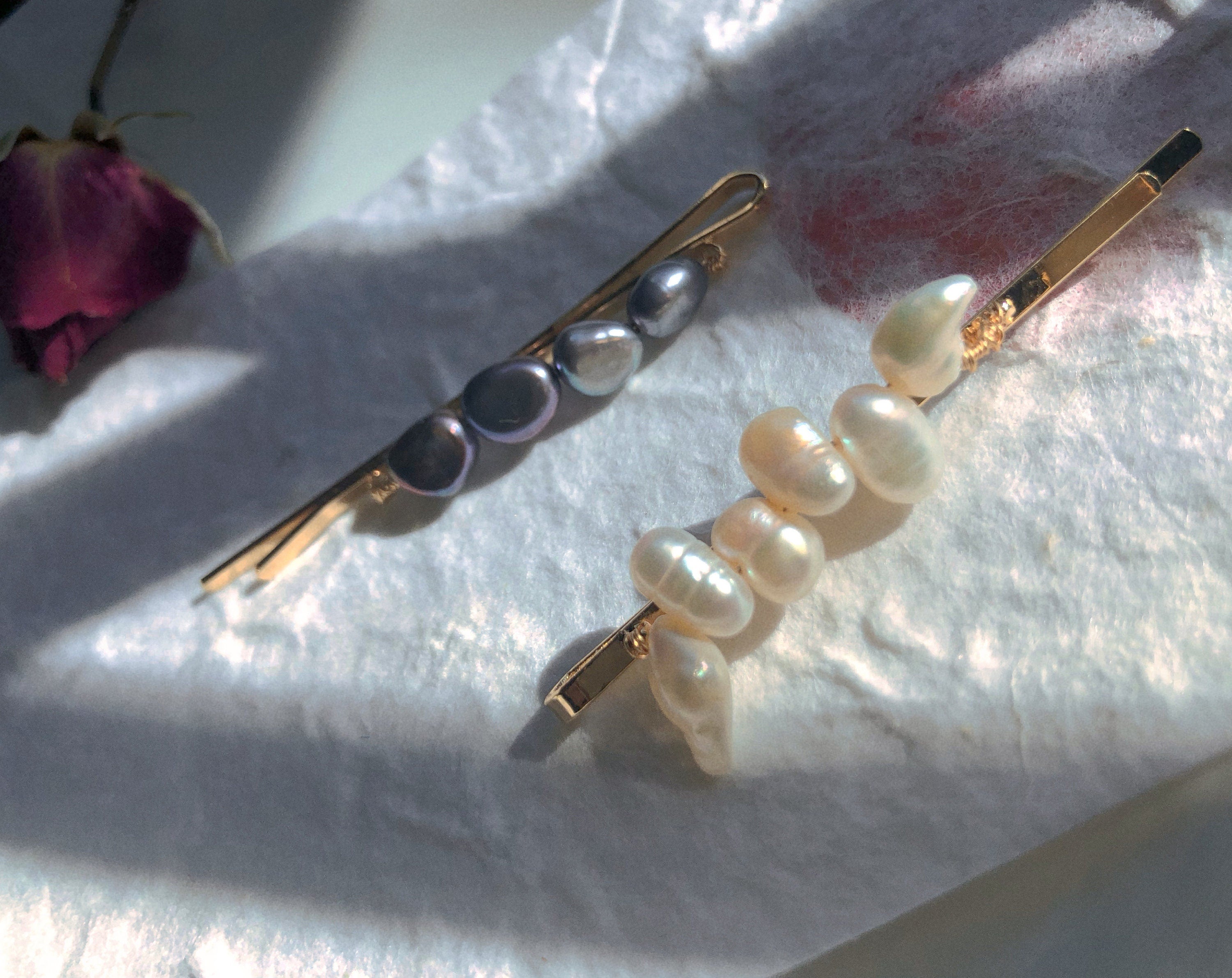 Genuine baroque pearl hair clip. Pearl barrette clip. Handmade pearl accessories. Pearl hair clasp. Hair slides. Wedding hair accessories.