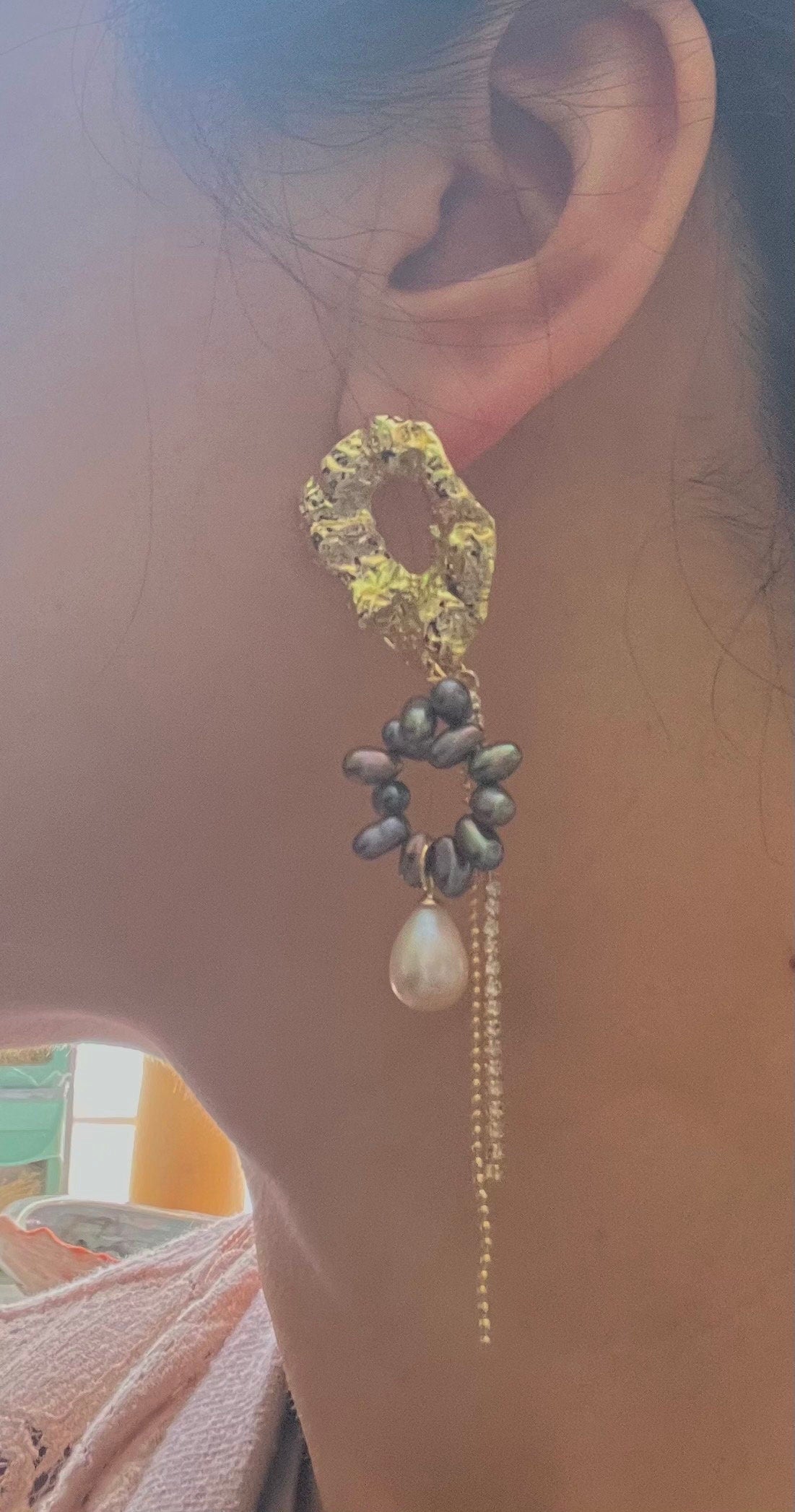 Multicolored freshwater pearl dangle earrings. Art Deco earring. Boho wedding earrings. June birthstone. Chic pearl earrings.