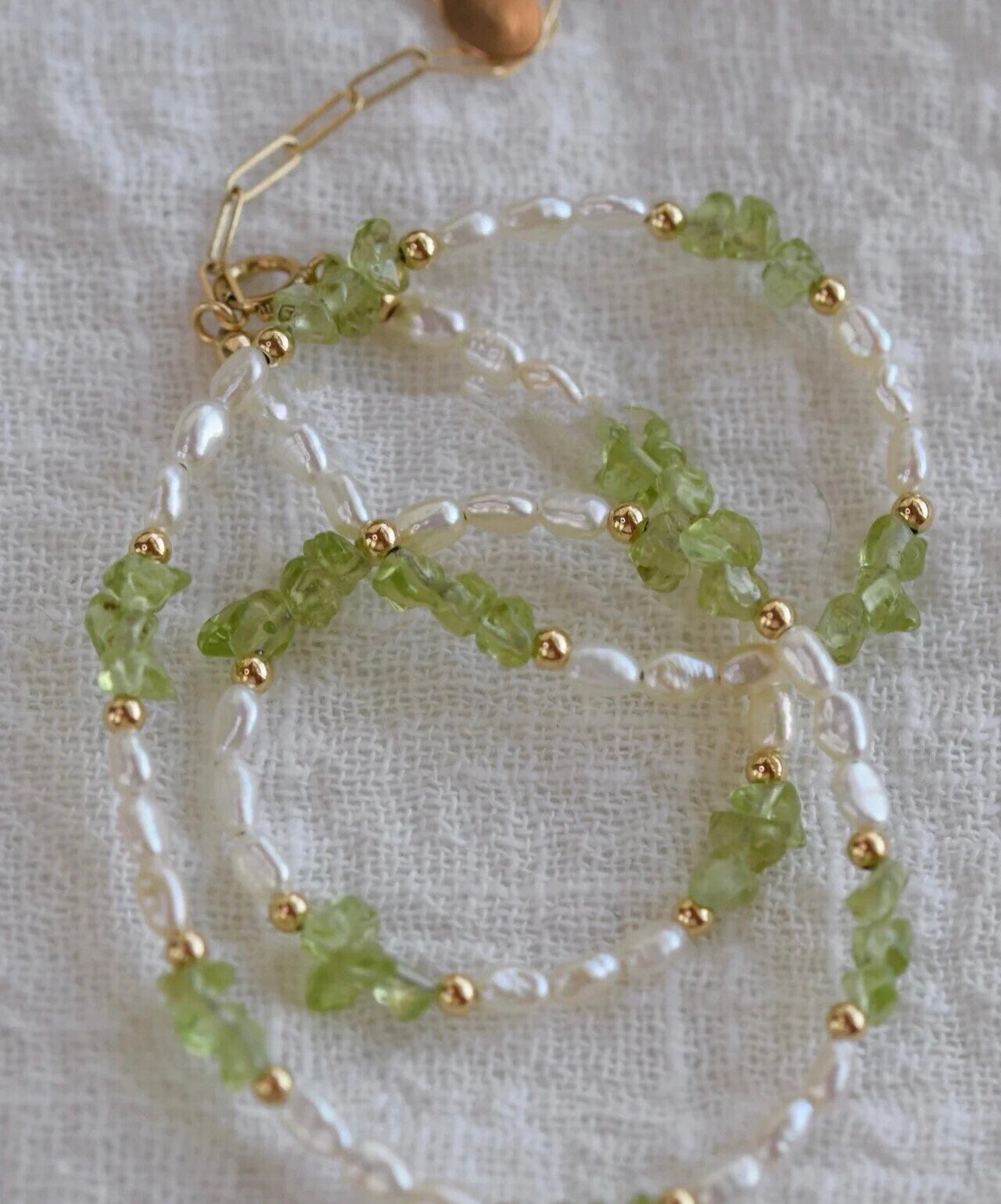 14K gold filled freshwater pearl olivine necklace. Real pearl necklace. Minimalist necklace. Bridal necklace. Gemstones necklace