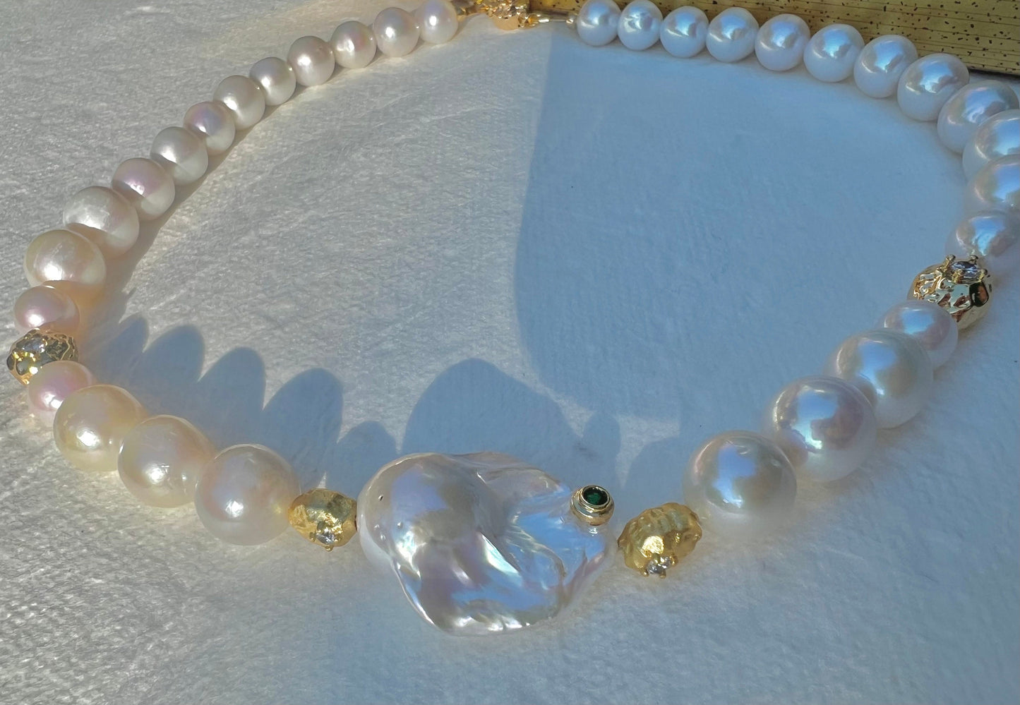 Freshwater baroque pearl necklace. Gold baroque pearl beaded necklace. Chunky baroque pearl necklace. Baroque pearl choker. Gift for her