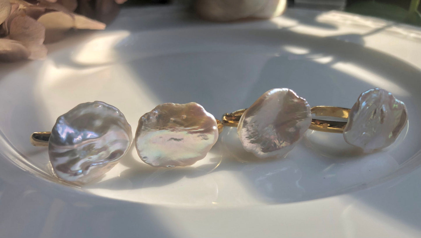 Natural Baroque Pearl Ring. Pearl Minimalist ring. Irregular Genuine Freshwater pearl Ring. Keshi Petal pearls Ring. Large pearl Ring