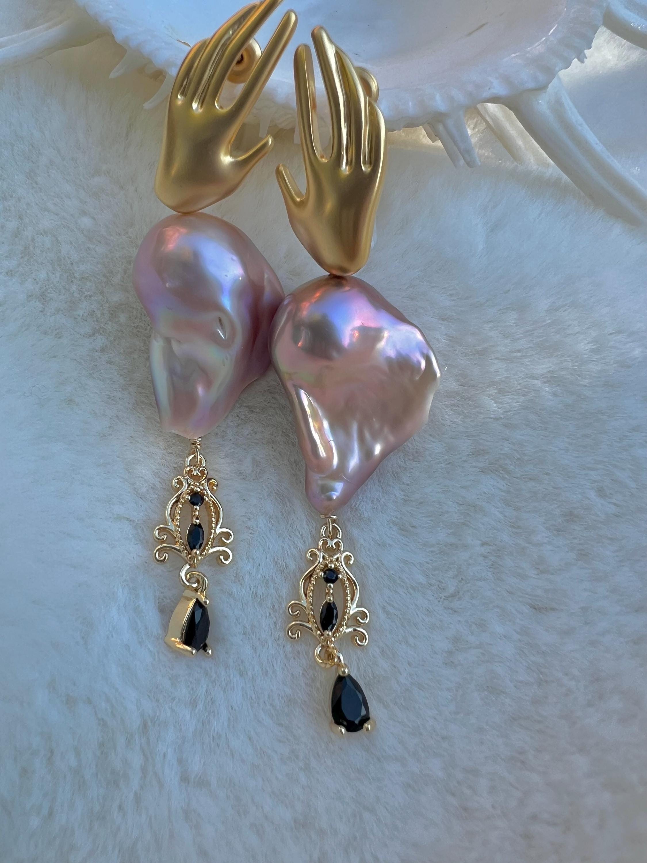 France style freshwater baroque vintage earrings. Gold hand design earrings.  Boho luxe earring. Art deco earrings.