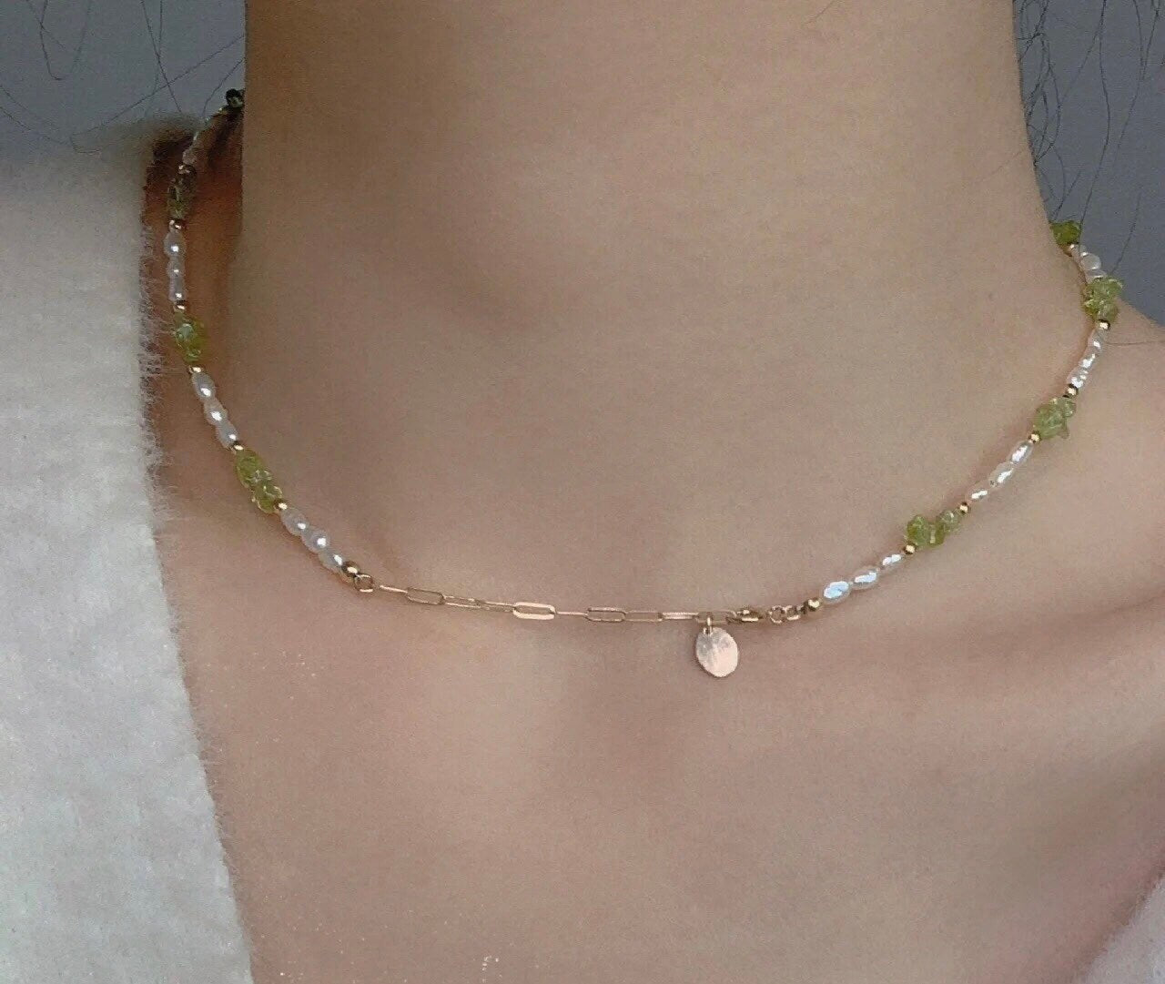 14K gold filled freshwater pearl olivine necklace. Real pearl necklace. Minimalist necklace. Bridal necklace. Gemstones necklace