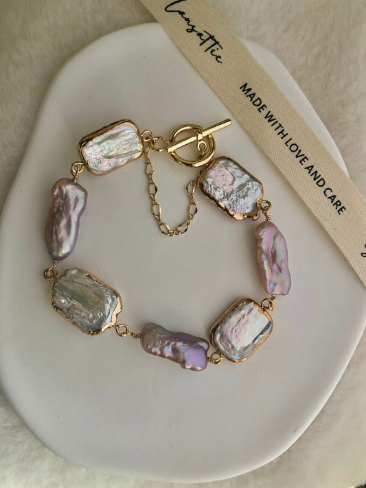 Freshwater multiple-color baroque pearl bracelet. Boho pearl bracelet. June birthstone. High luster pearl biwa bracelet. Chunky bracelet.