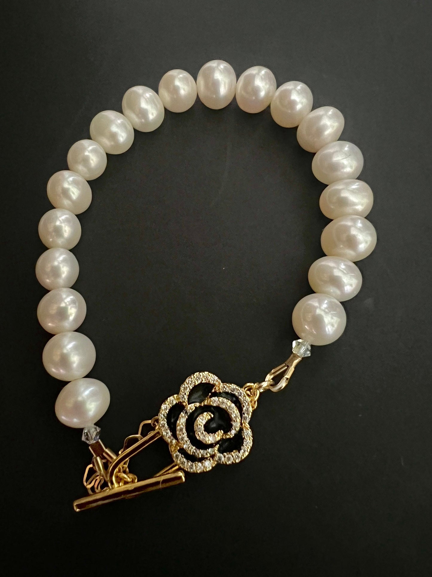 Freshwater pearl rose clasp bracelet. Boho pearl bracelet. June birthstone. High luster pearl bracelet. Minimalist bracelet.