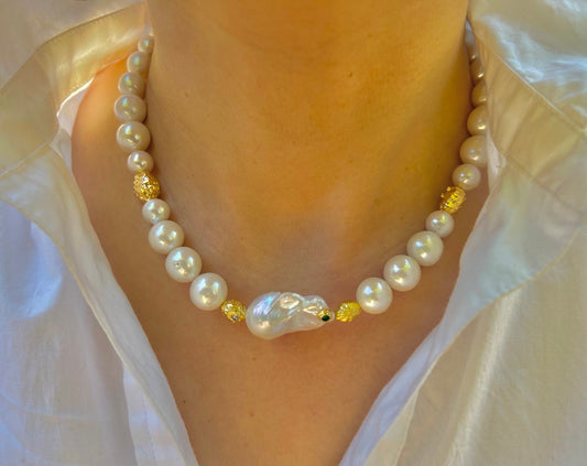 Freshwater baroque pearl necklace