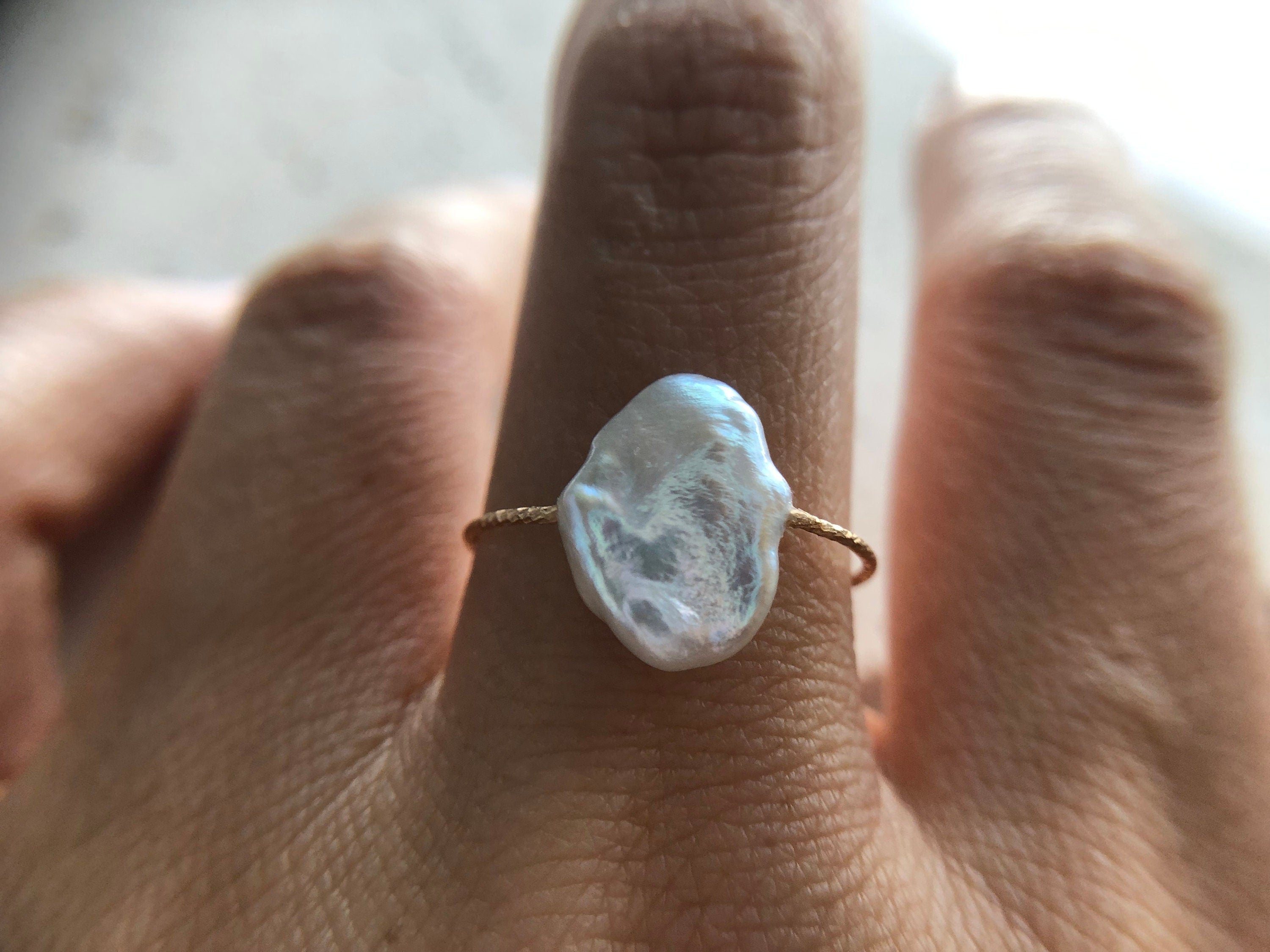 14K gold filled baroque keshi pearl ring. Minimalist pearl ring. Dainty freshwater Pearl ring. Gift for her