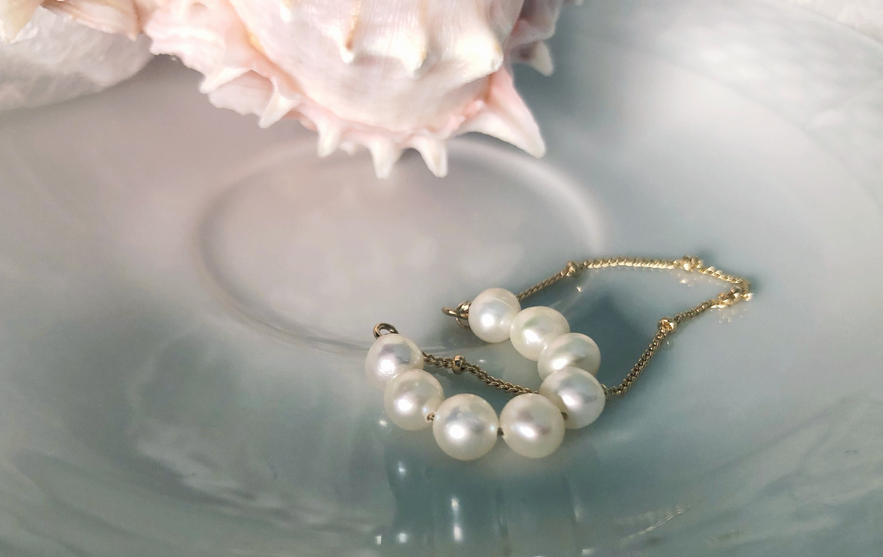 Genuine pearl ear cuffs. Streetwear earrings. Simple ear cuff. Ear cuff no piercing. Dangle chain cuff. Statement ear cuff