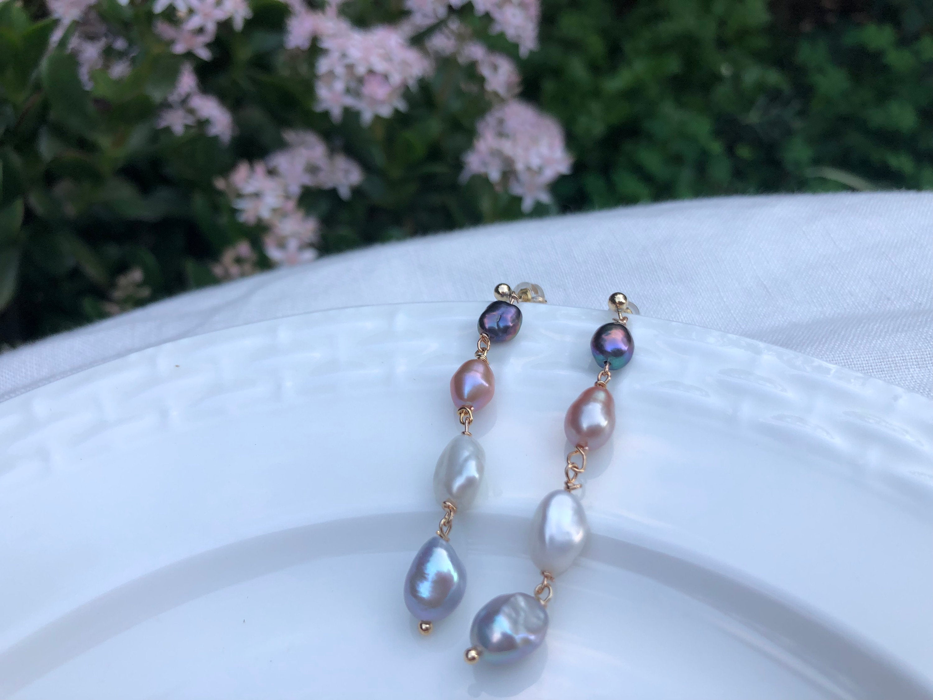 14K gold filled freshwater pearl earrings and bracelet. Rainbow earrings and bracelet set. Candy pearl bracelet and earrings. Gift