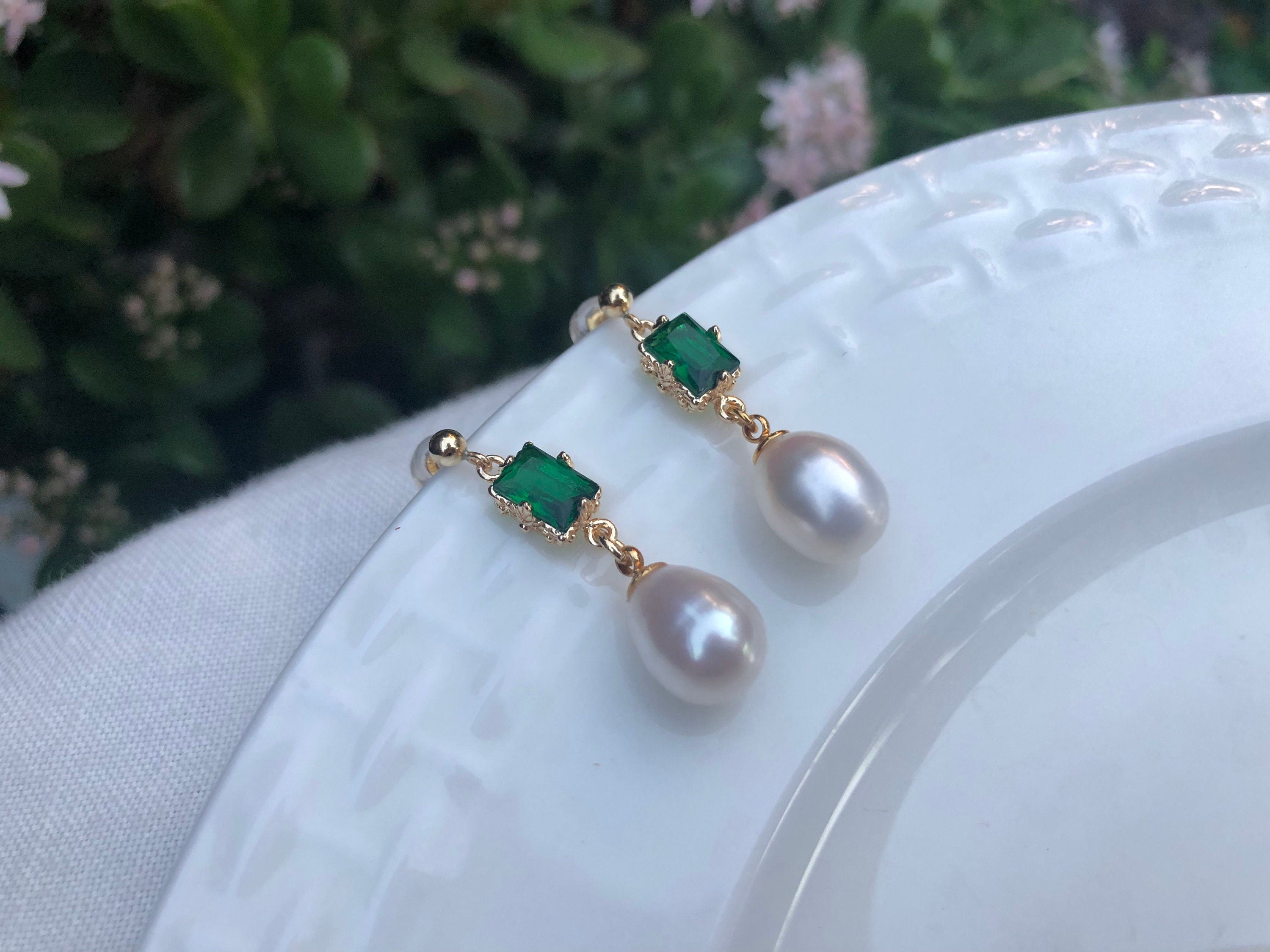 14K gold Freshwater pearl clip on drop earring. No pain pearl ear clip. Comfortable Non pierced ear clip. Dainty ZC fan earring.
