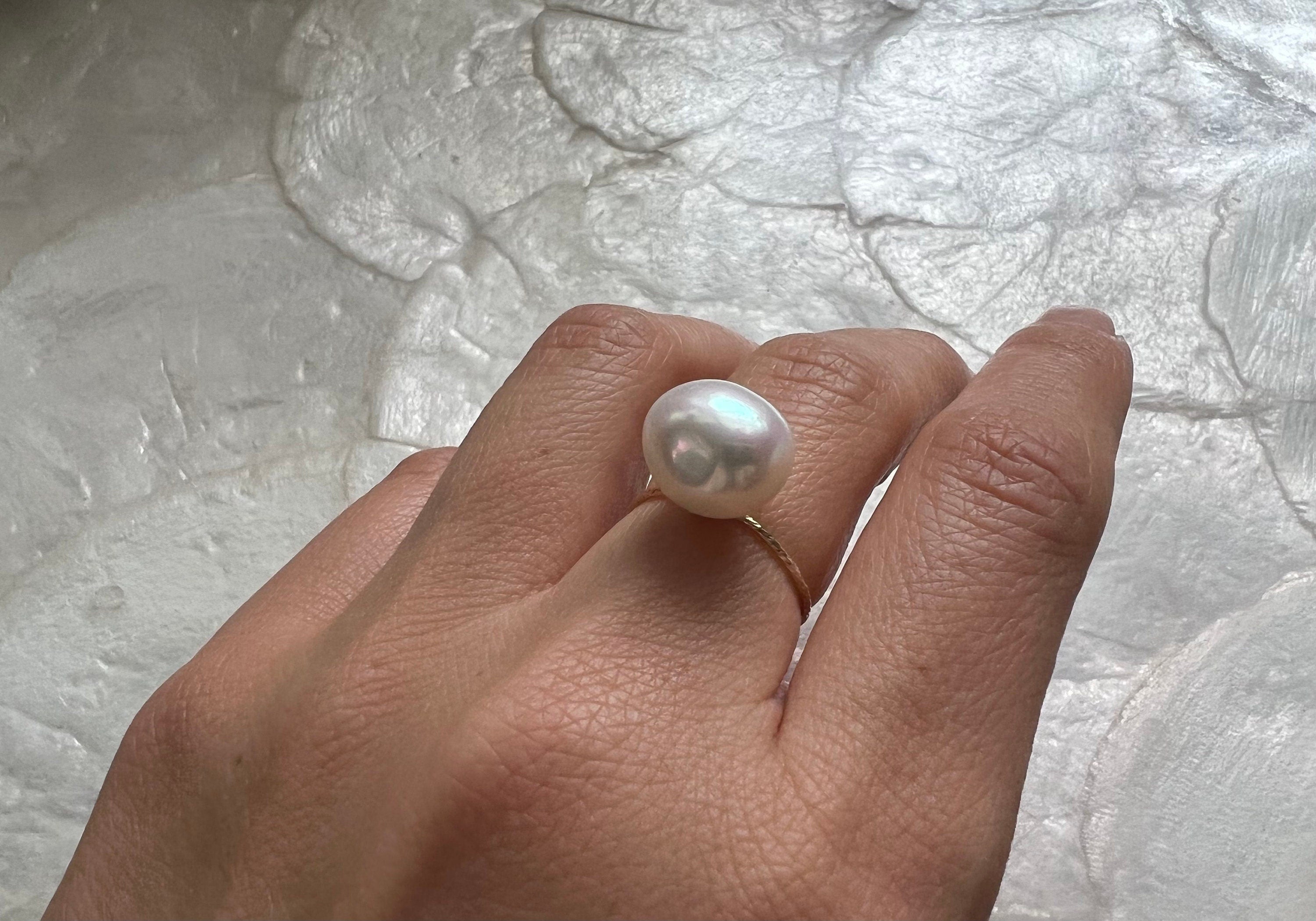 High quality luster extra large baroque pearl ring. Minimalist ring. Wedding ring. Bridal ring statement ring. Stacking ring
