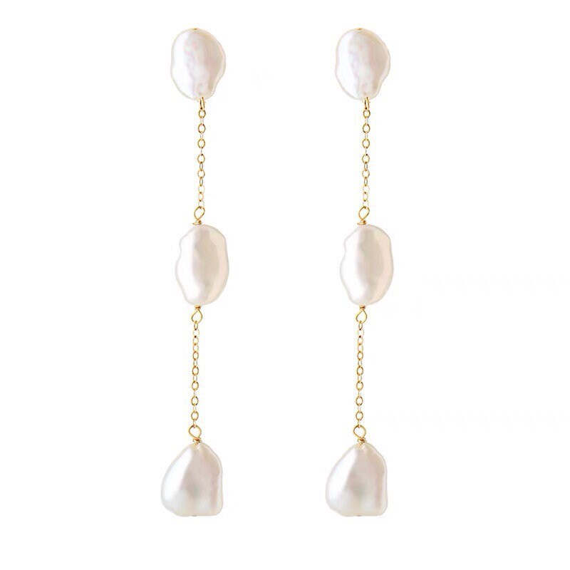 14K gold filled freshwater baroque pearl dangle earring. Dainty earring. Minimalist earring. Elegant earring. Gift for her