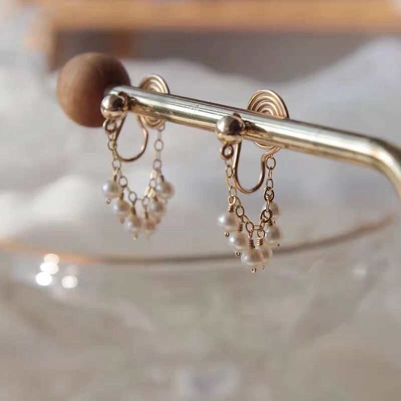 14K gold filled freshwater pearl chain drop clip on earring. No pain baby pearl cluster dangle earring. Bridal bridesmaid pearl earrings.