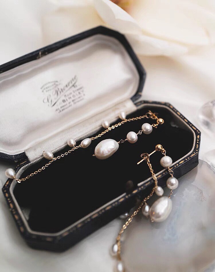 Freshwater baroque pearl clip on earring. No pain earring. Bridal pearl earring. Pearl double dangle earrings. No piercing.