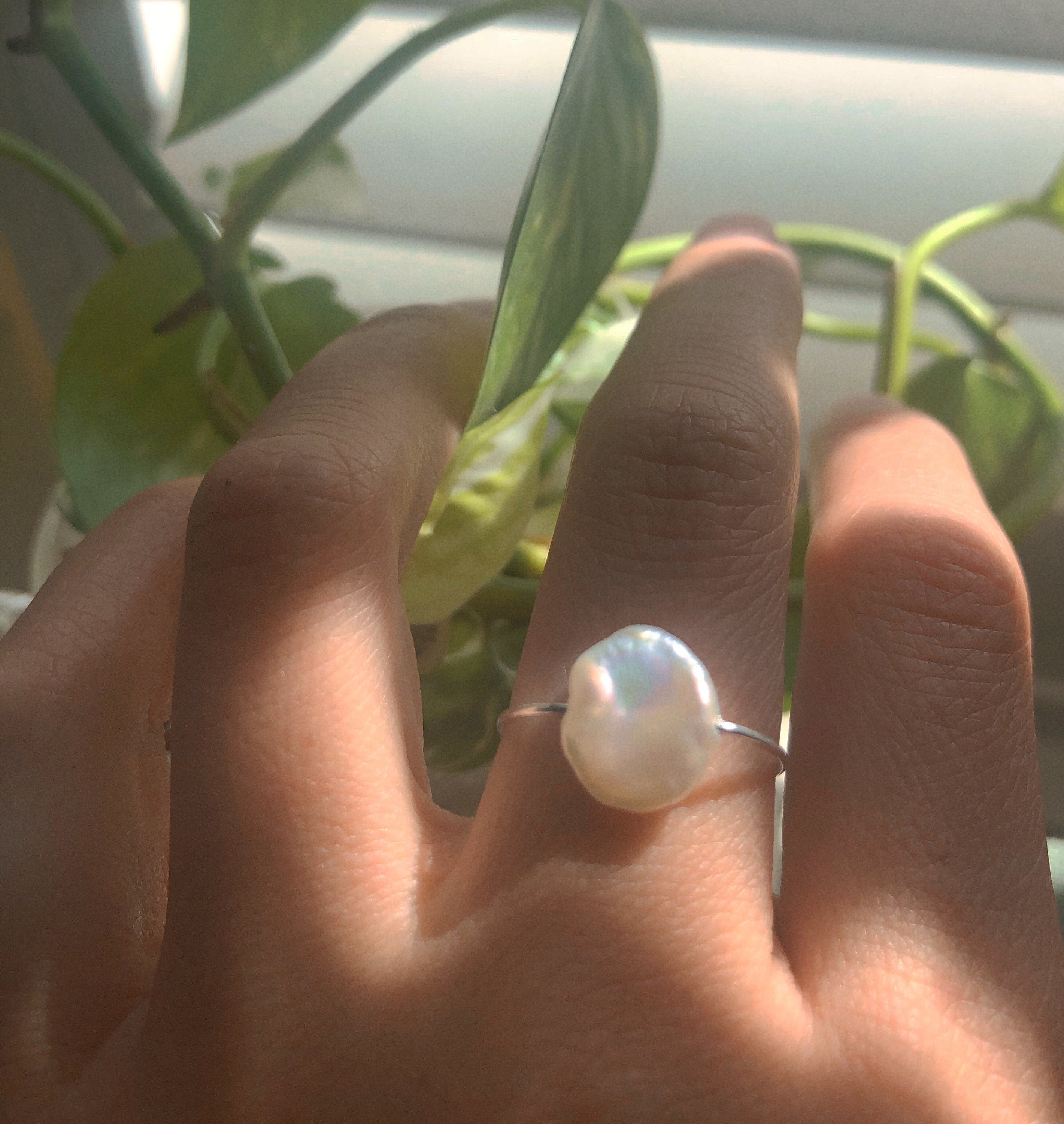 14K gold filled baroque keshi pearl ring. Minimalist pearl ring. Dainty freshwater Pearl ring. Gift for her