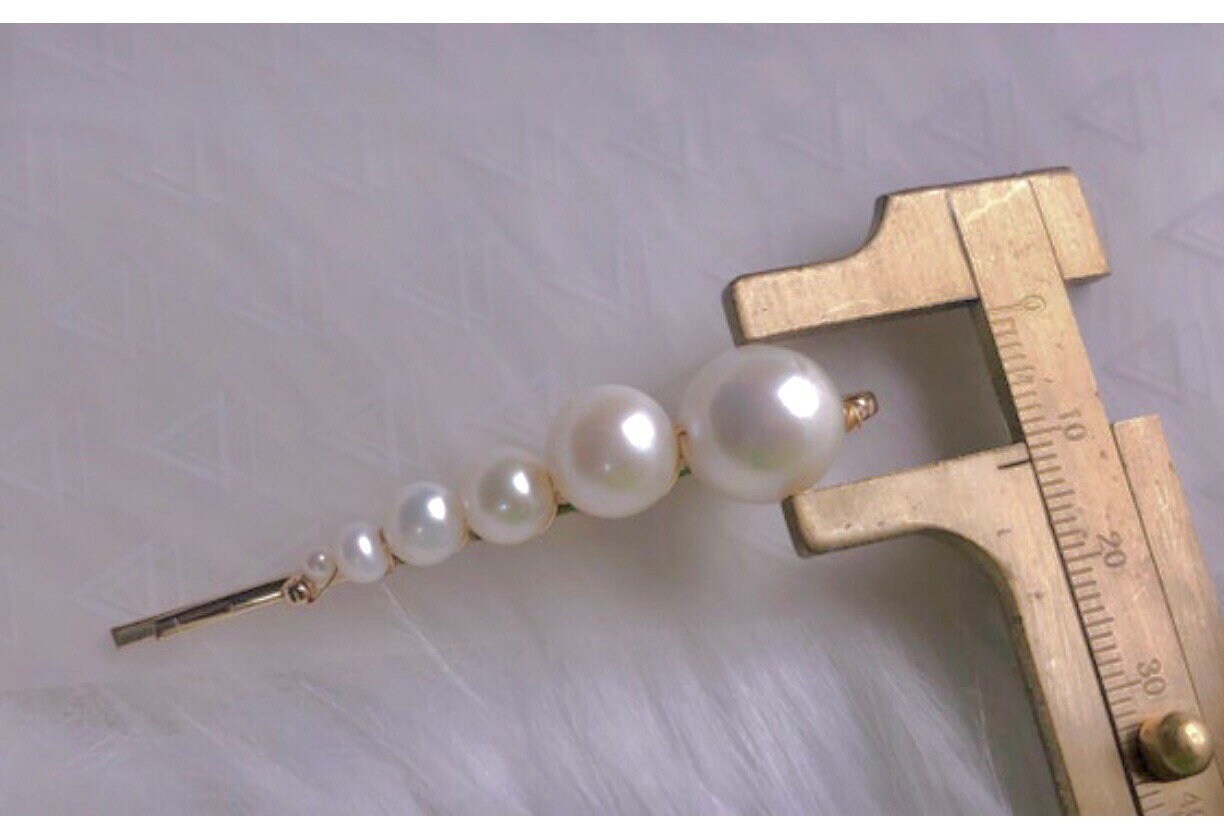 Genuine freshwater pearl hair clip. Pearl barrette clip. Pearl hair clasp. Hair slides. Wedding hair accessories