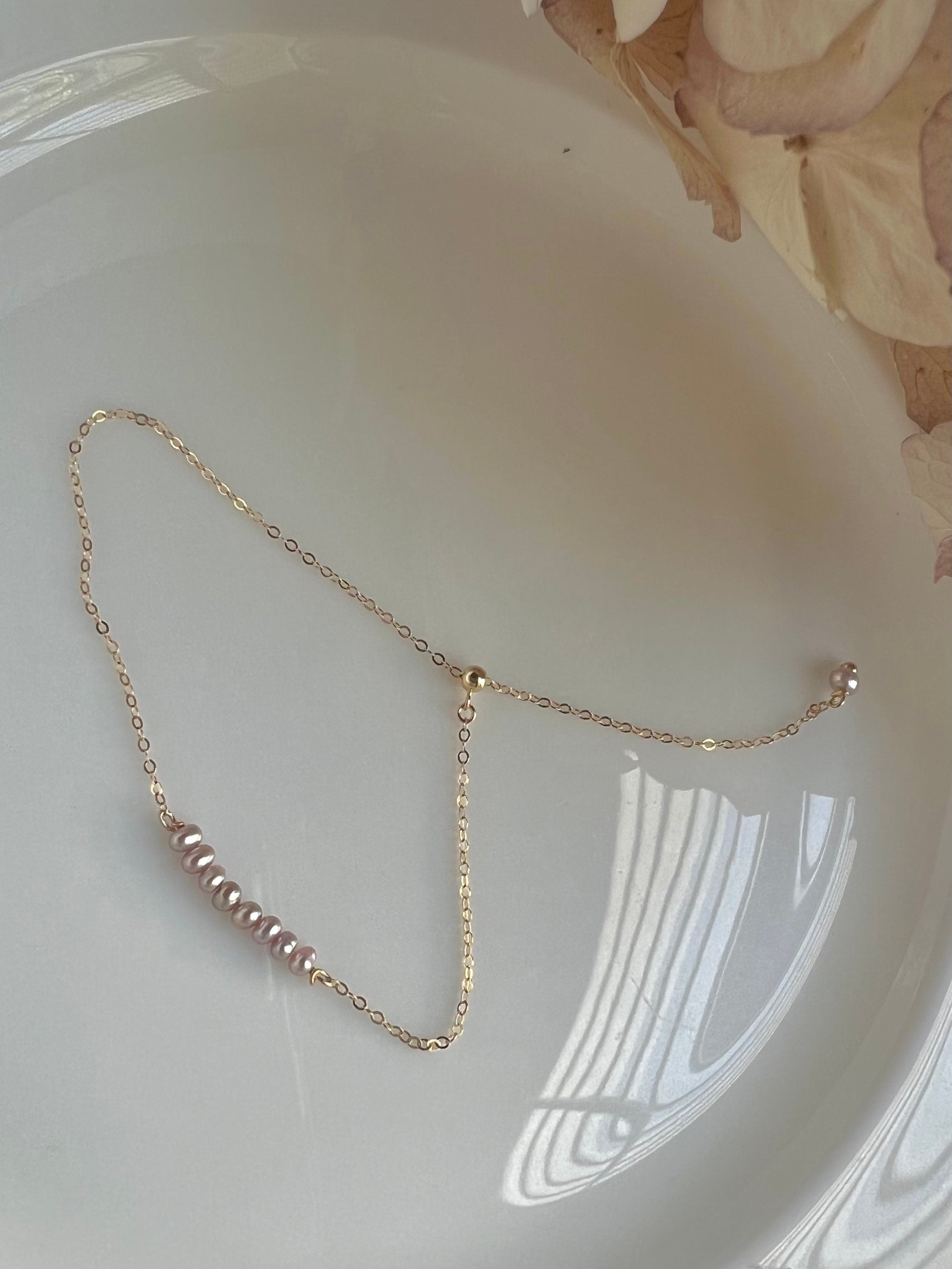 14K gold filled Genuine tiny white/purple freshwater pearl bracelet. minimalist bracelet. Luster pearl bracelet. Bridesmaid gift. Dainty