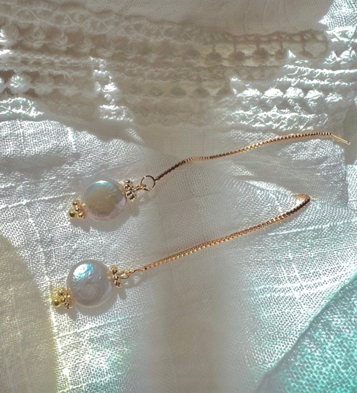 Genuine freshwater coin pearl dangle threader earring. minimalist earring. Statement pearl earring. Vintage earrings. anniversary gifts