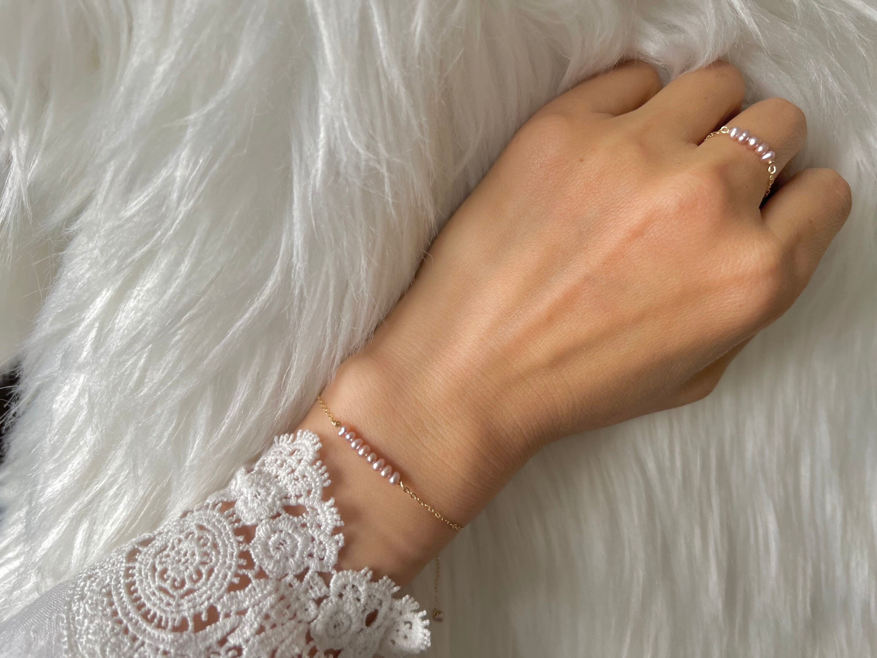 14K gold filled Genuine tiny white/purple freshwater pearl bracelet. minimalist bracelet. Luster pearl bracelet. Bridesmaid gift. Dainty