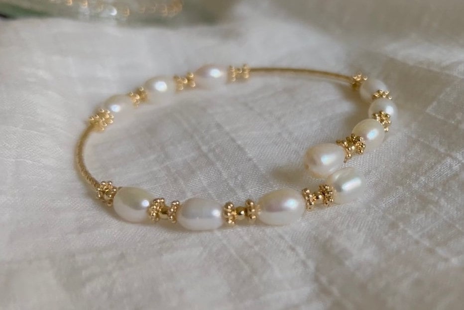 Freshwater Pearl elegant bangle. Open cuff flex dainty bracelet. Adjustable bangle. Wedding bracelet. Bridesmaid gift. Bridal bracelet.
