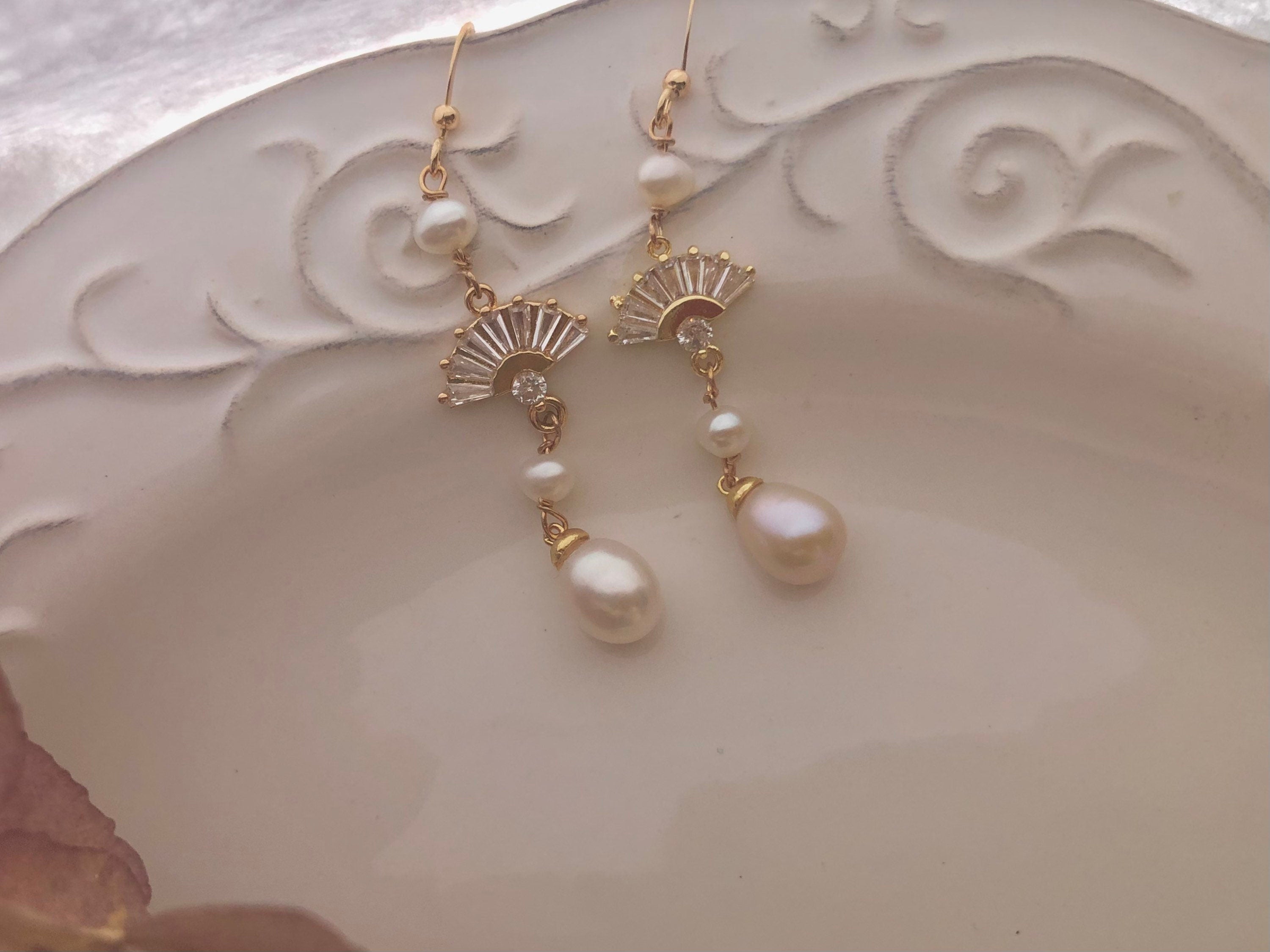 Cubic Zirconia Bridal freshwater pearl Earrings. Wedding earrings. Bridesmaid gift. Freshwater Pearl fan shapes drop earrings.