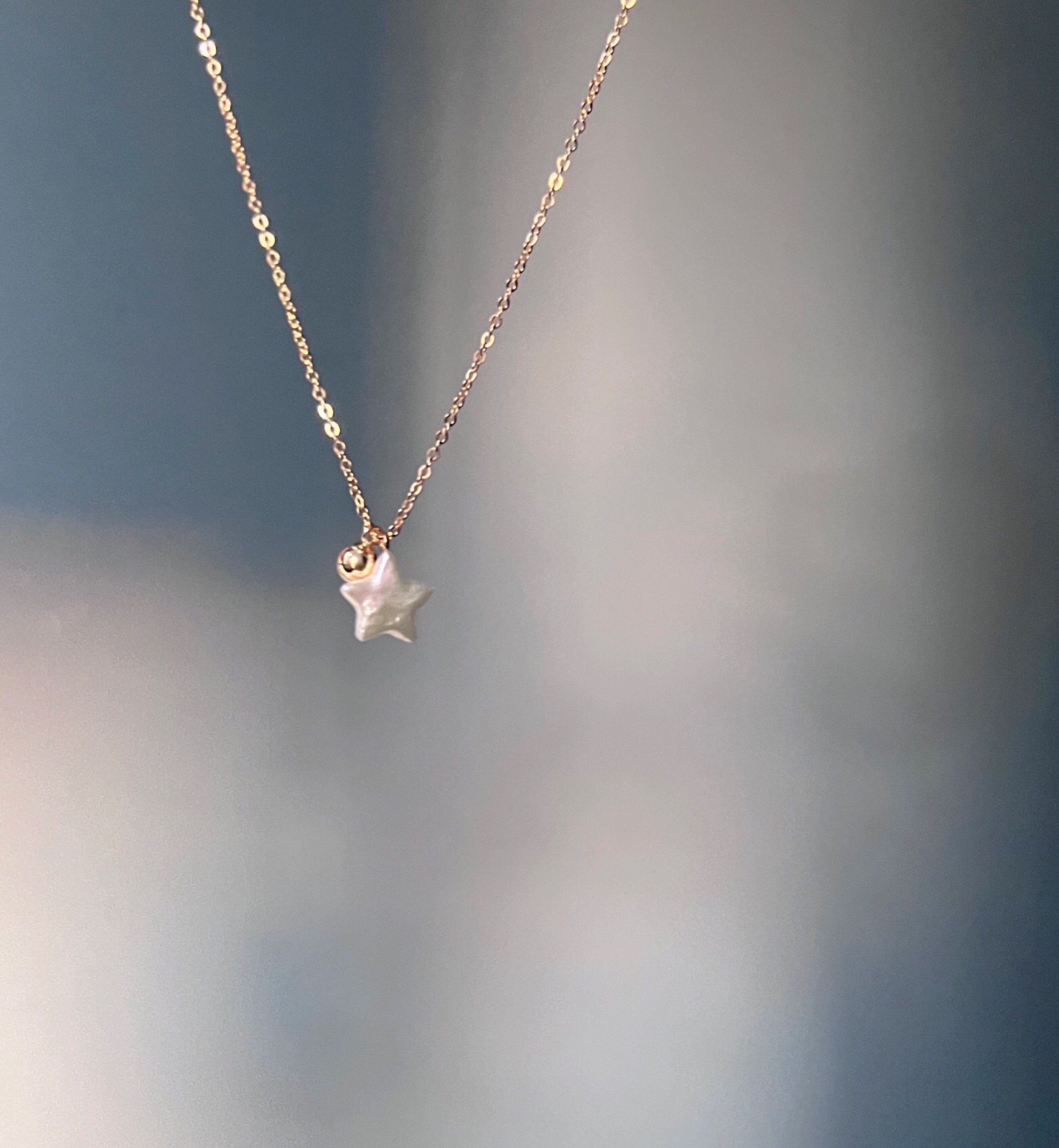 14K gold filled Baroque pearl star-pointed shaped Wrinkle necklace. Lustrous baroque space necklace. Baroque Gold beads necklace. Bridal.