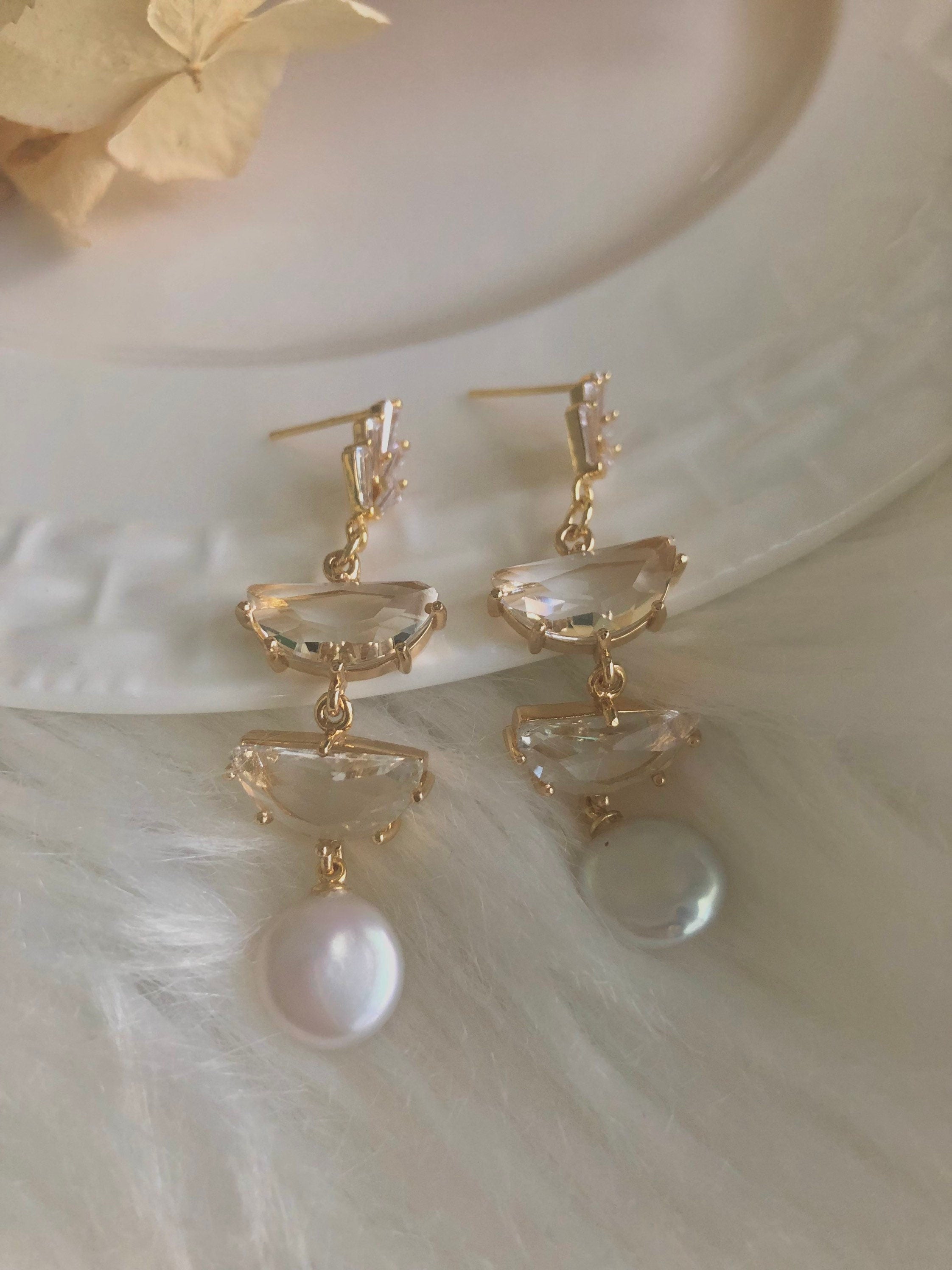 Wren freshwater pearl earrings. Bridal earrings. Modern pearl earrings. Art Deco earrings. Long dangle earrings. Crystal earring. Wedding