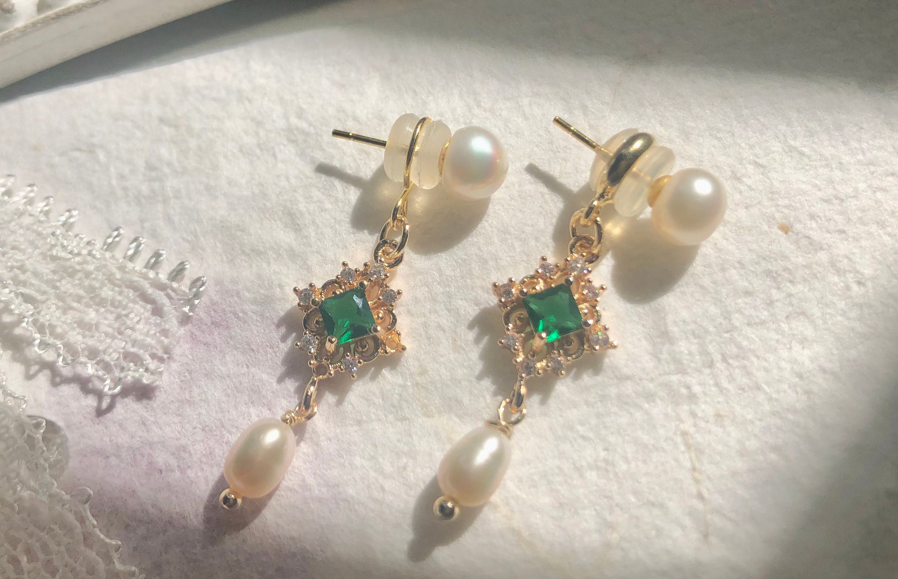 Art Deco freshwater pearl two way wearing earrings. Elegant Emerald earrings. Clear fashion floral clip-on earring. Dainty no pain earrings