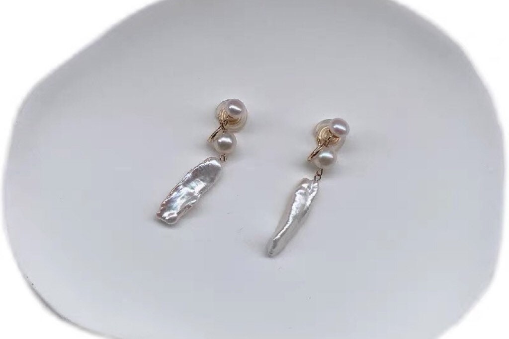 14K gold filled freshwater multiple pearl dangle earring. Dainty earring. Biwa pearl earring. Elegant earring. Gift for her